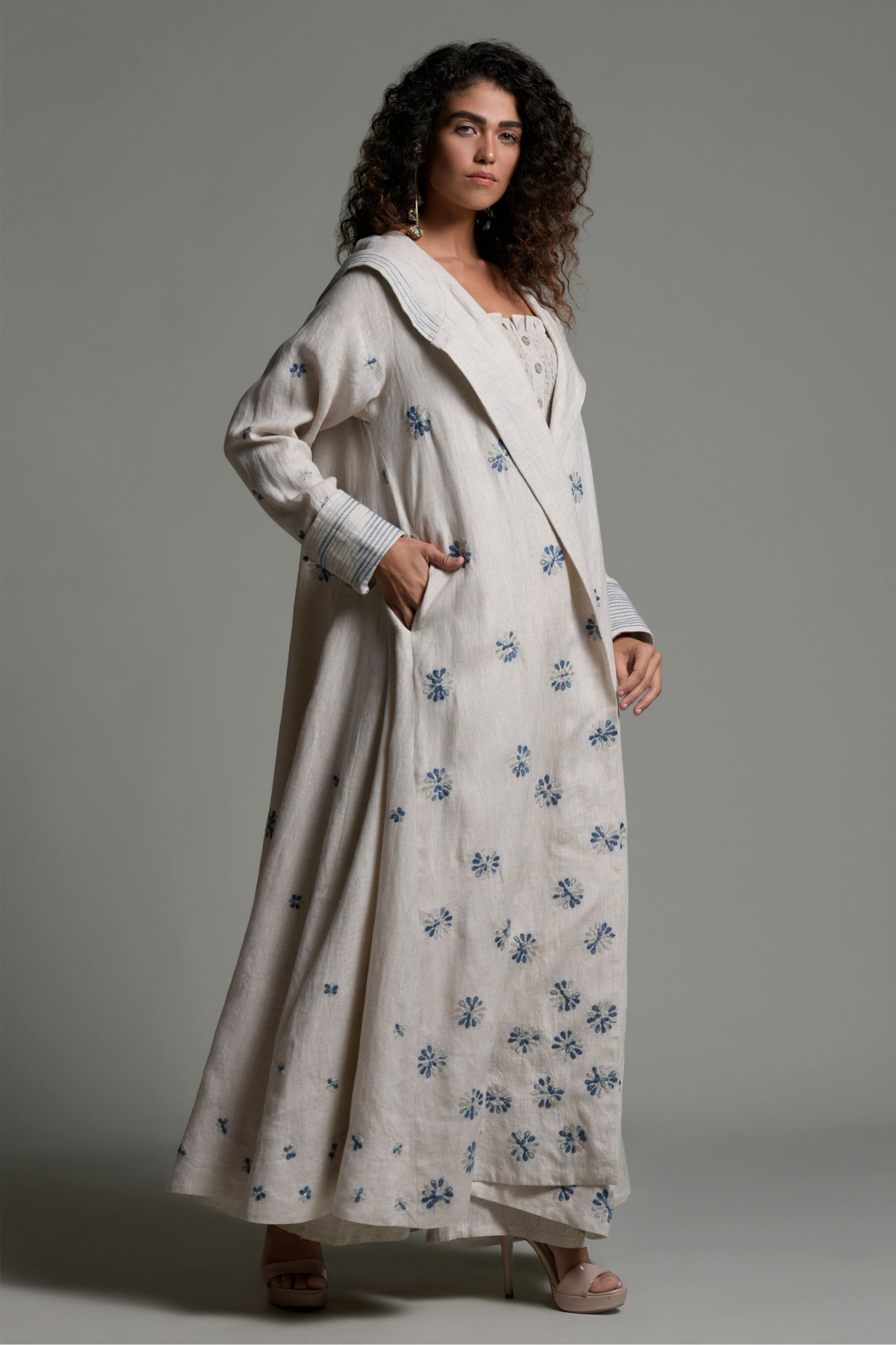 Mehri Embroidered Hooded Abaya