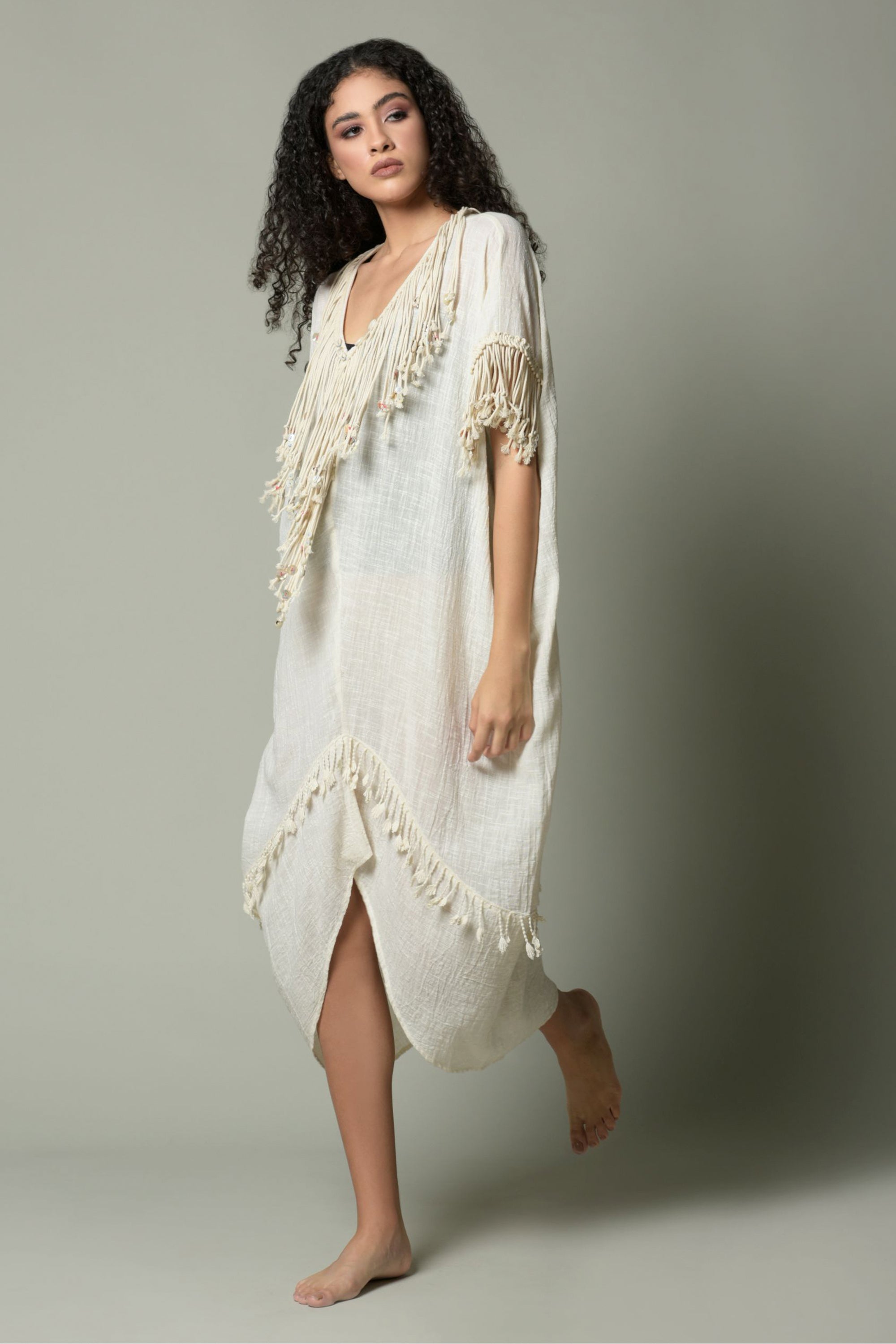 Kaina Mid-Length Jalabiya with Detail Handwork