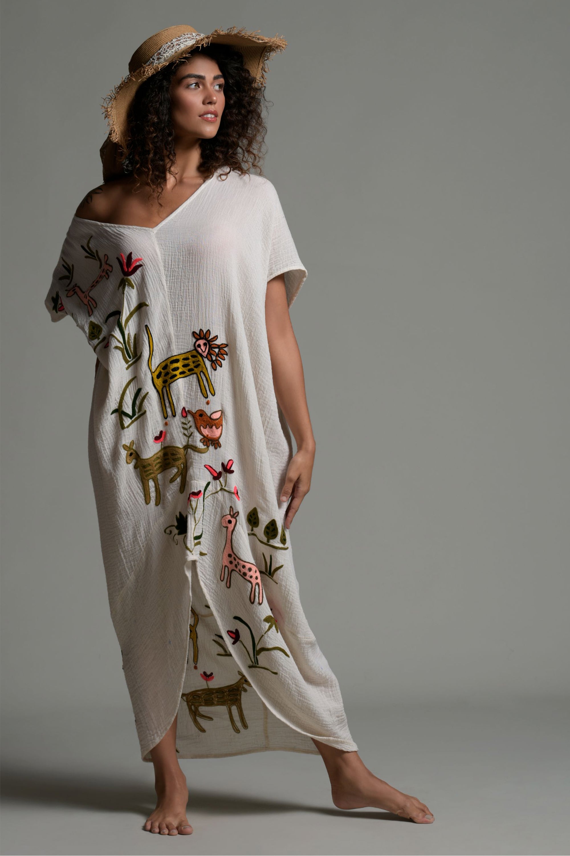 Mehnaaz Embroidered Mid-Length Jalabiya