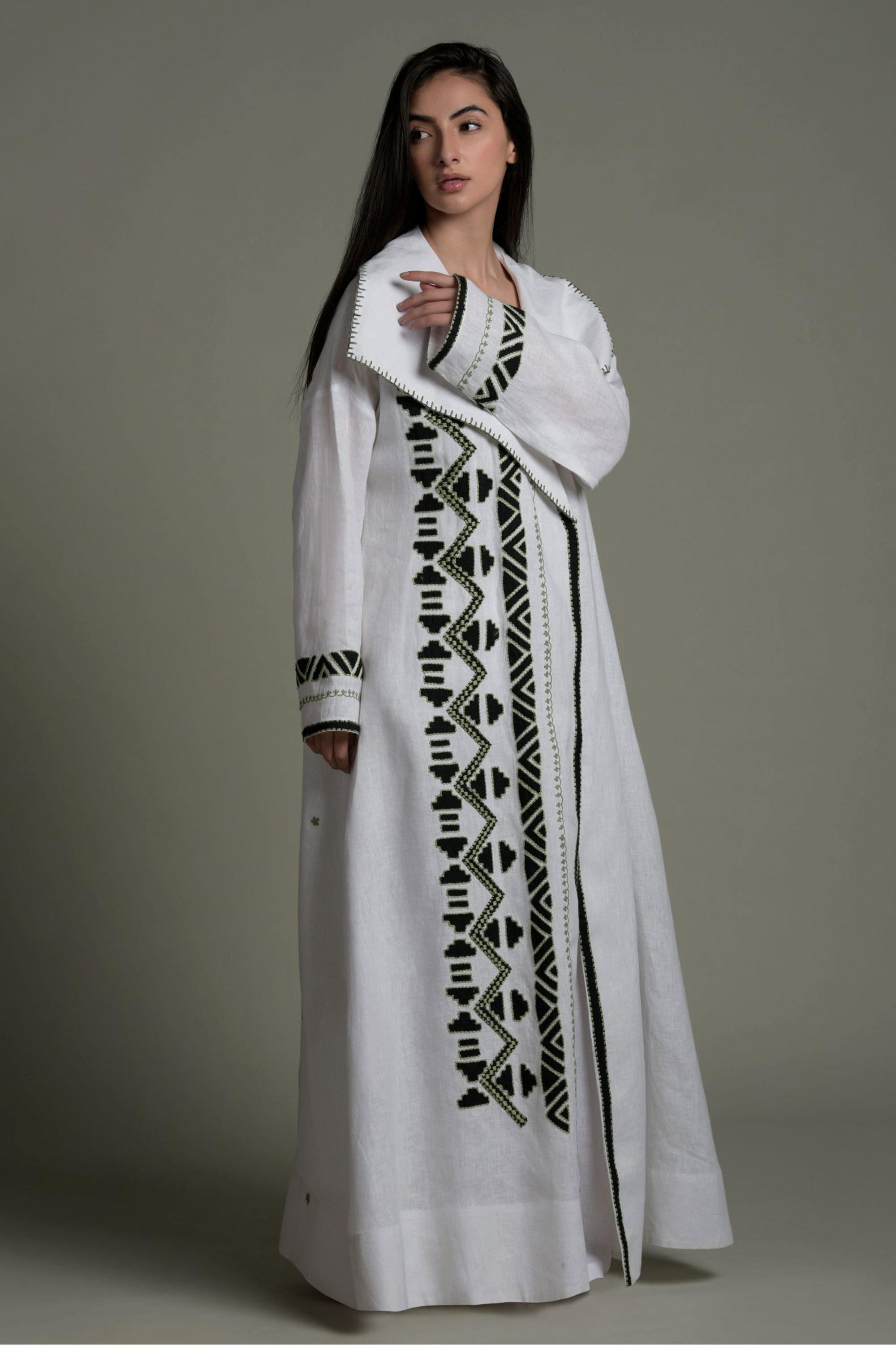 Minaj Embroidered Abaya