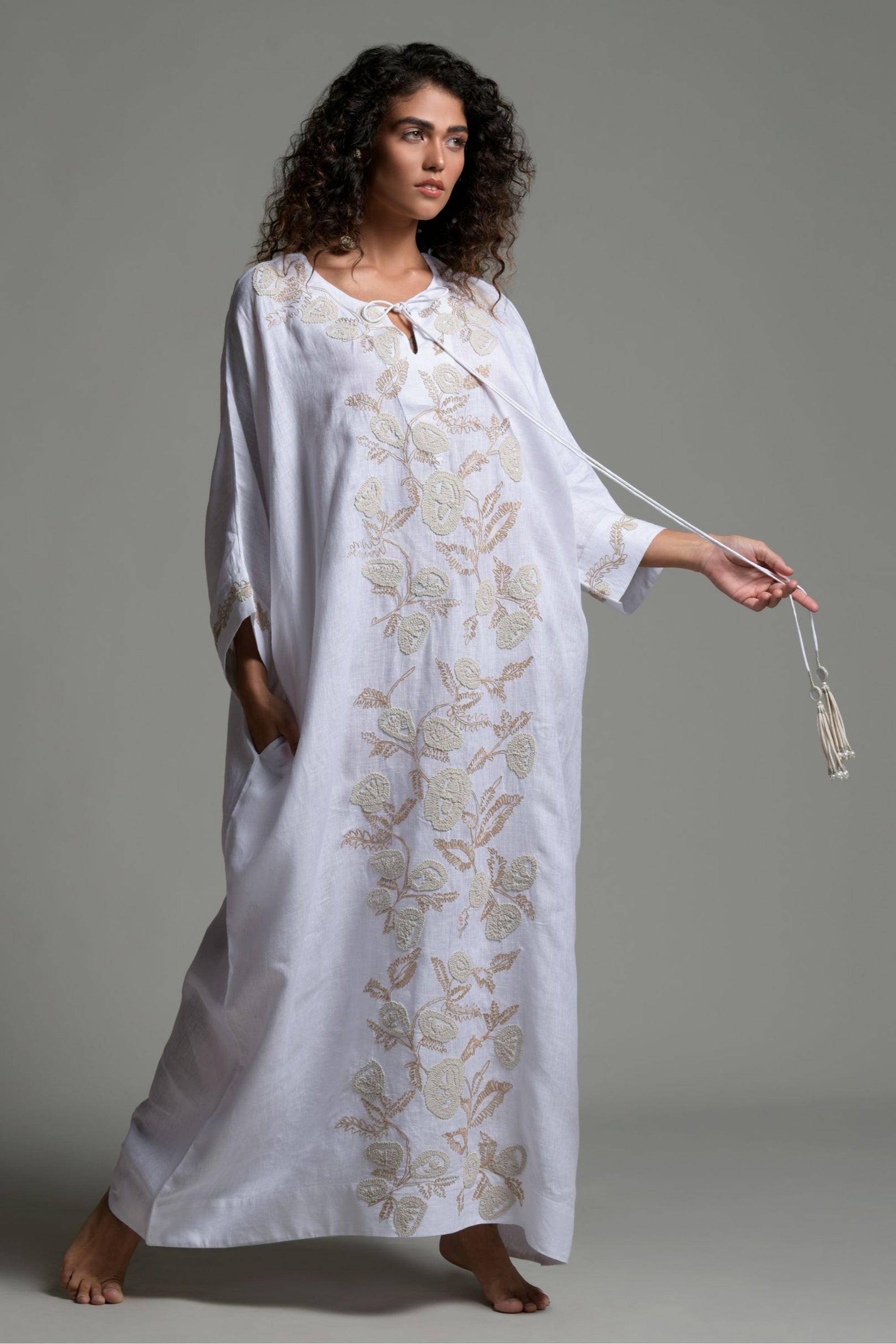 Nusrat Embroidered Jalabiya & Tassel