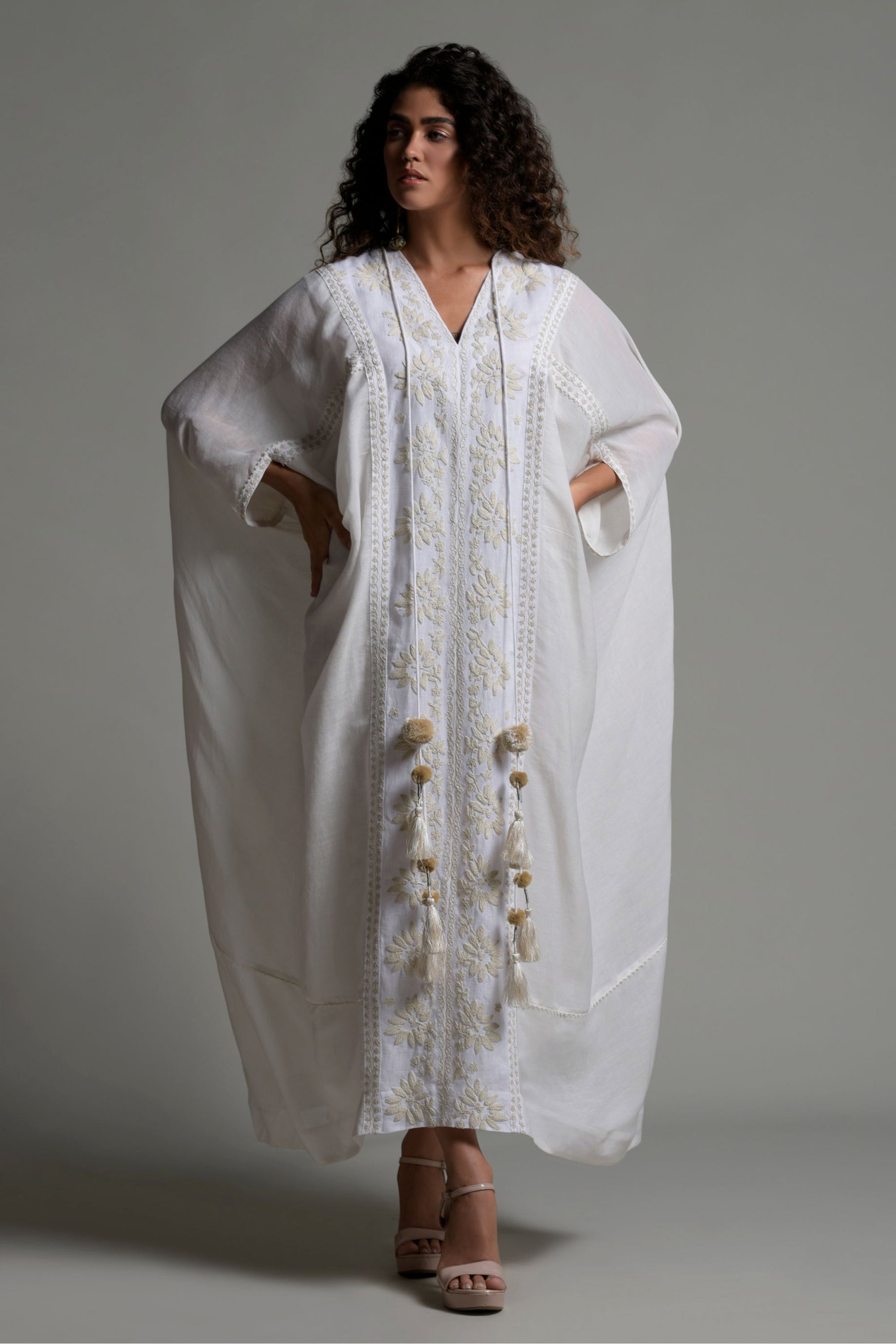 Nafeeza Embroidered Jalabiya with Inner Cotton Cami