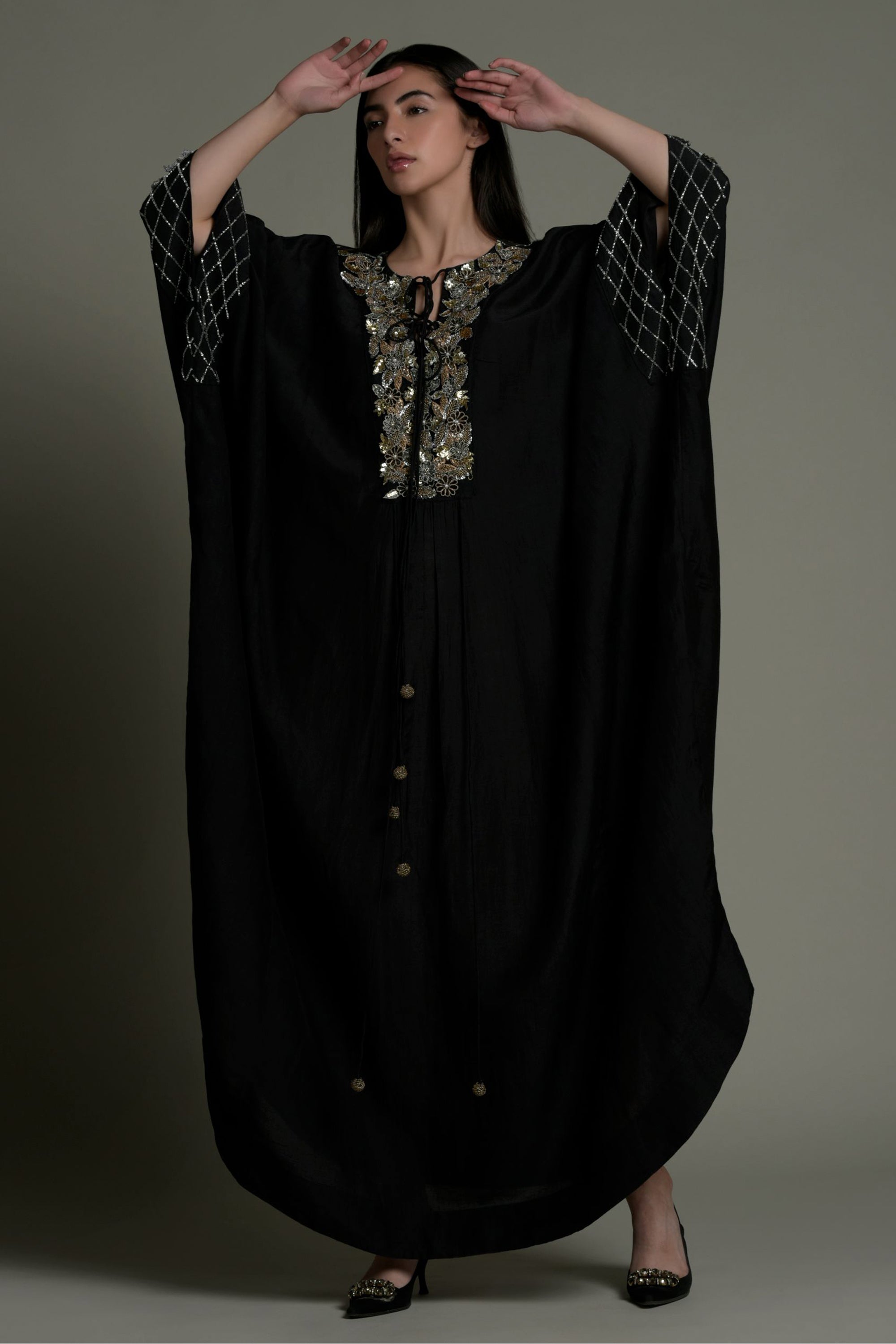 Kayanaat Embellished & Embroidered Jalabiya With Inner Cotton Cami
