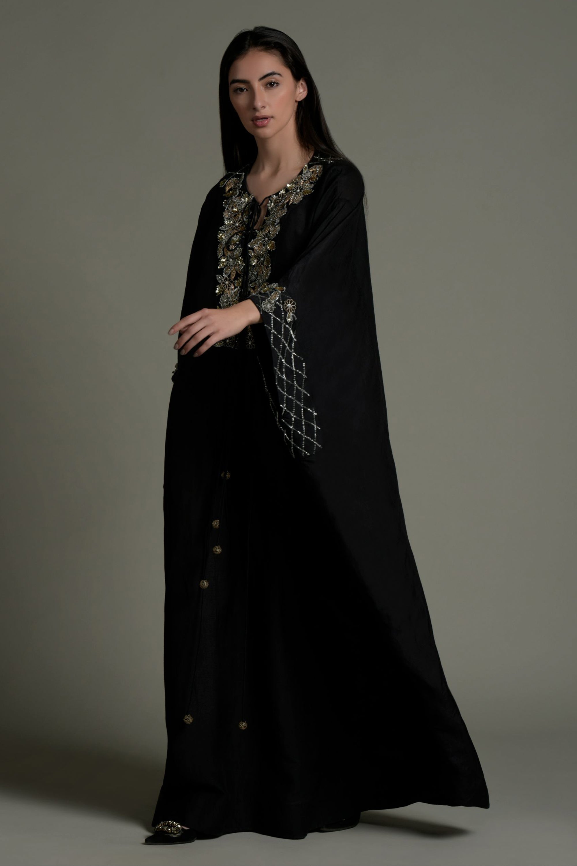 Kayanaat Embellished & Embroidered Jalabiya With Inner Cotton Cami
