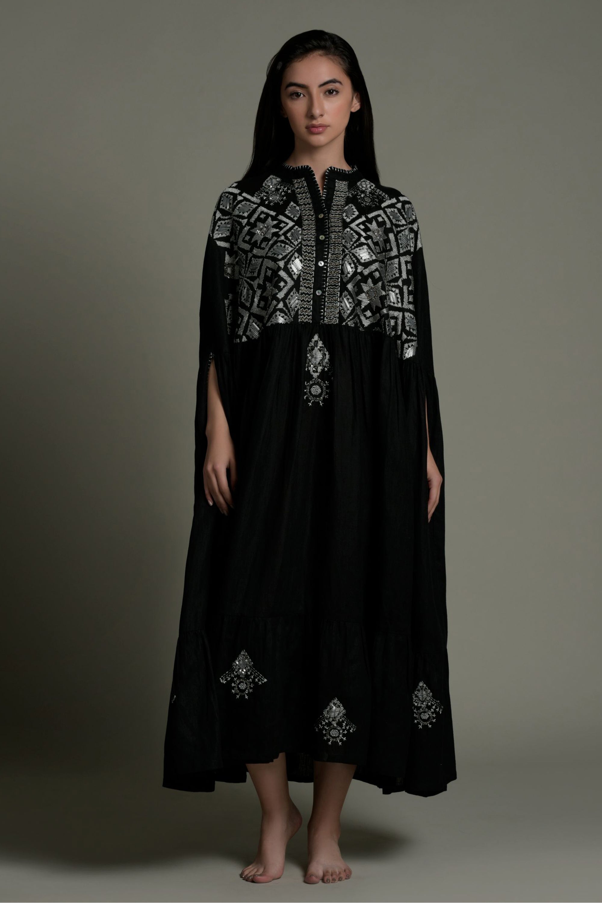 Shabana Embellished & Embroidered Jalabiya Cape