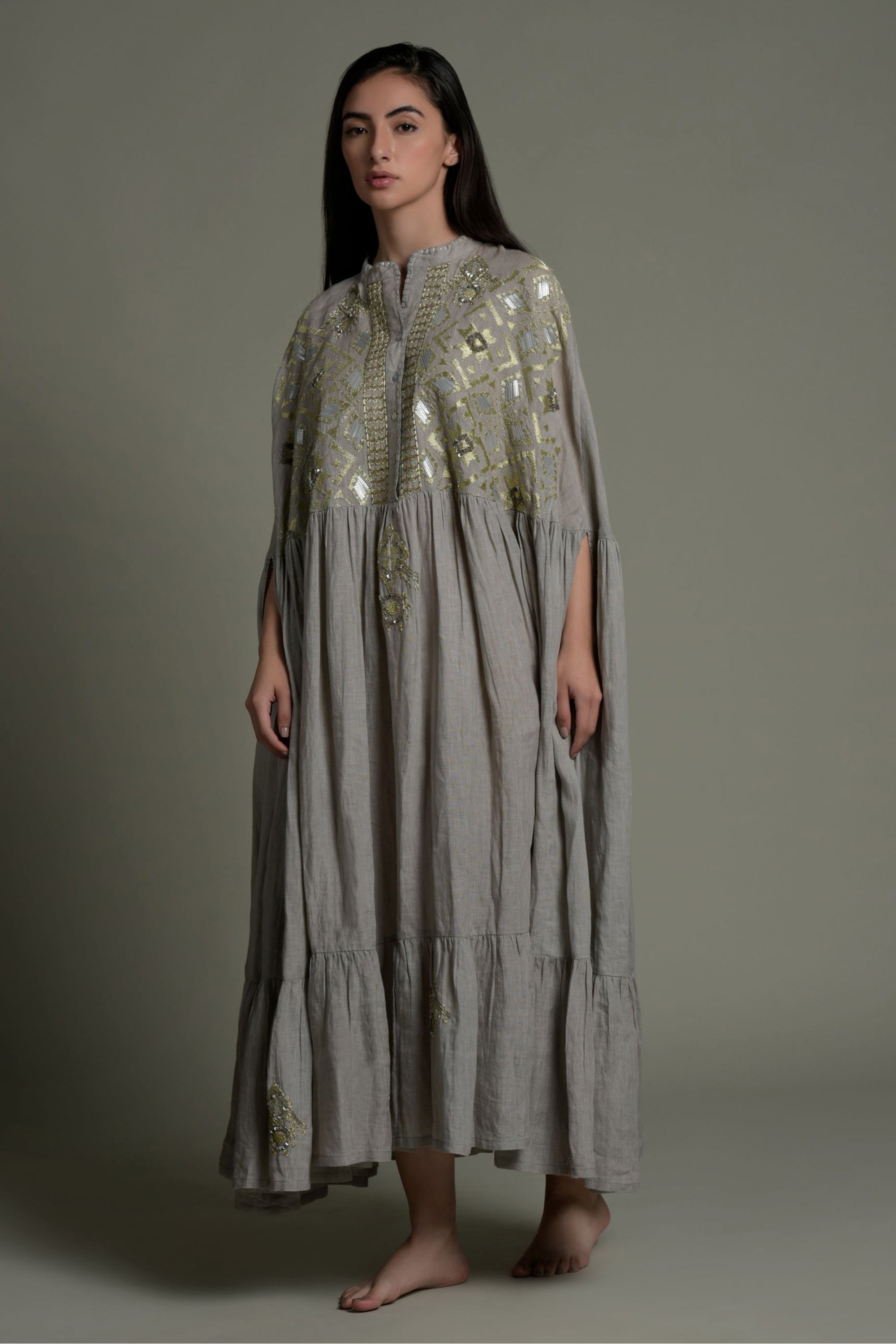 Shagufta Embellished & Embroidered Jalabiya Cape