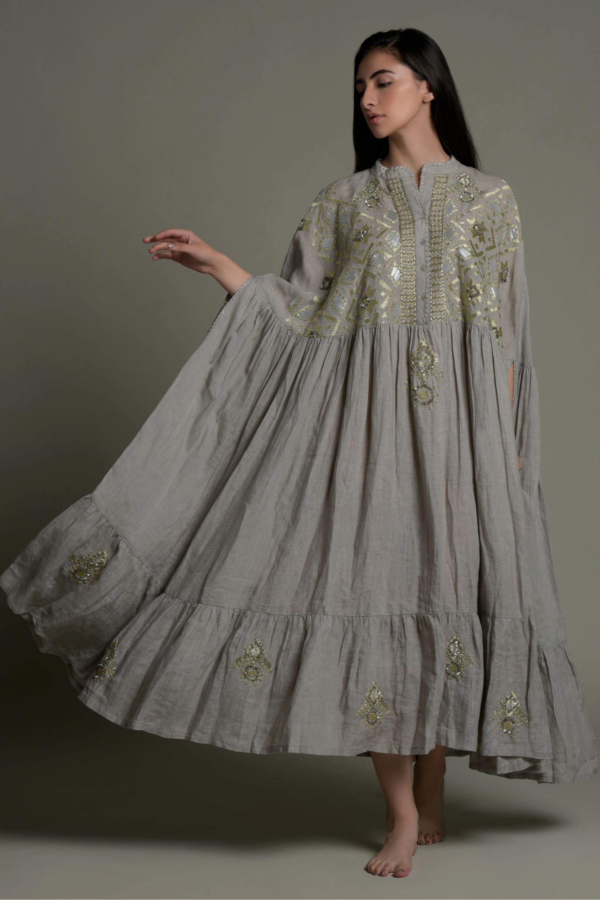 Shagufta Embellished & Embroidered Jalabiya Cape