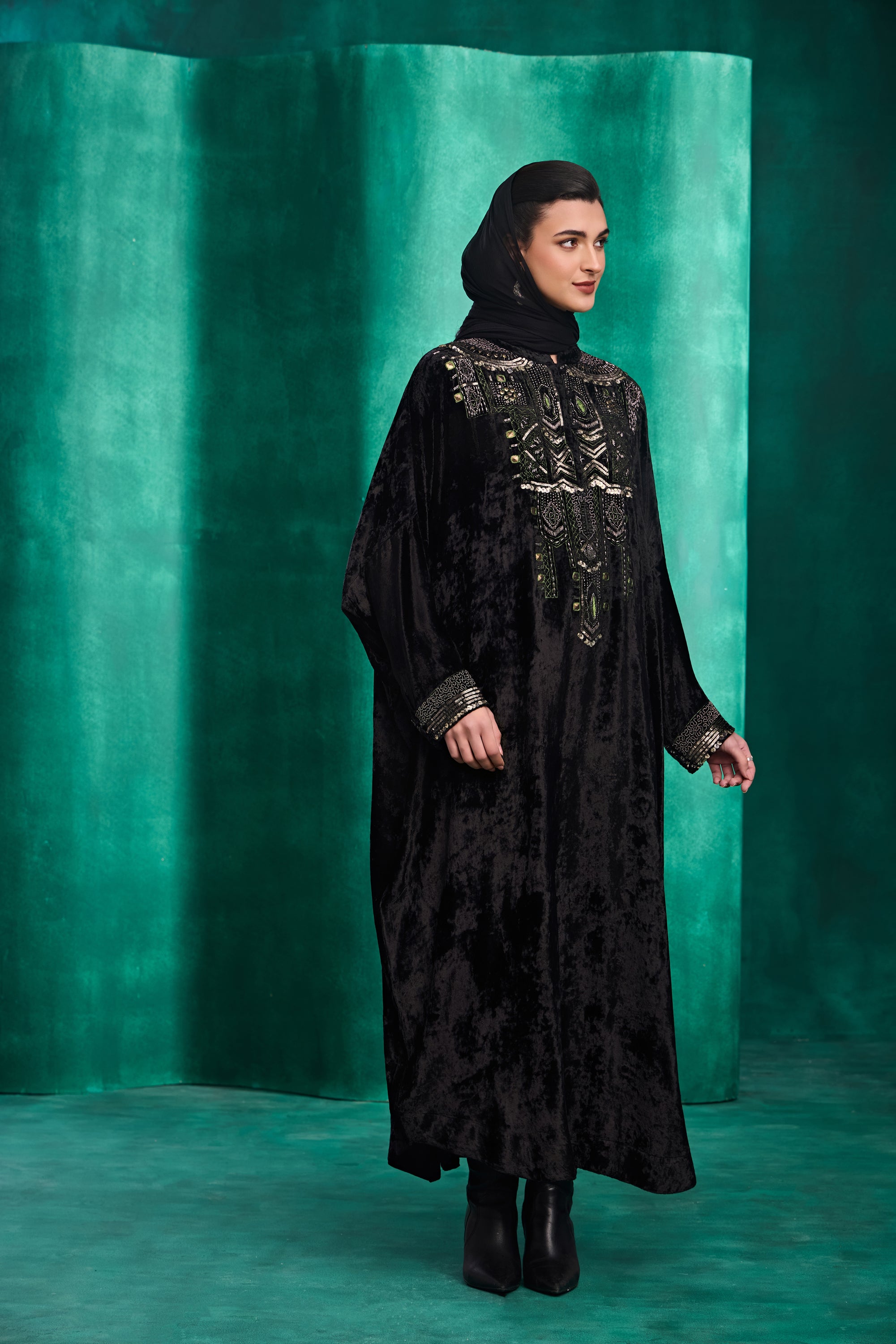 Shatha Embroidered Jalabiya with Embellishment