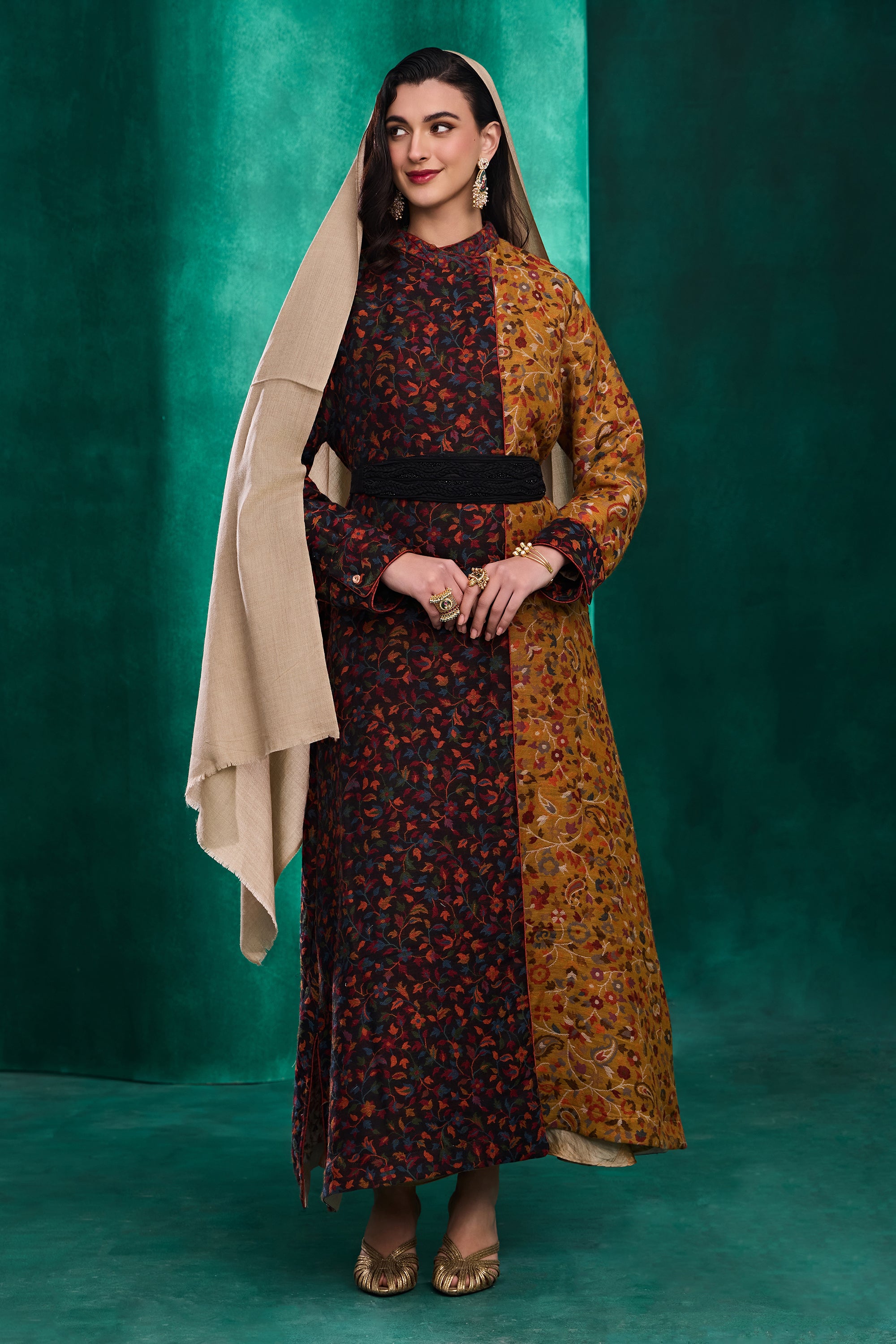 Qadria Embroidered Jalabiya