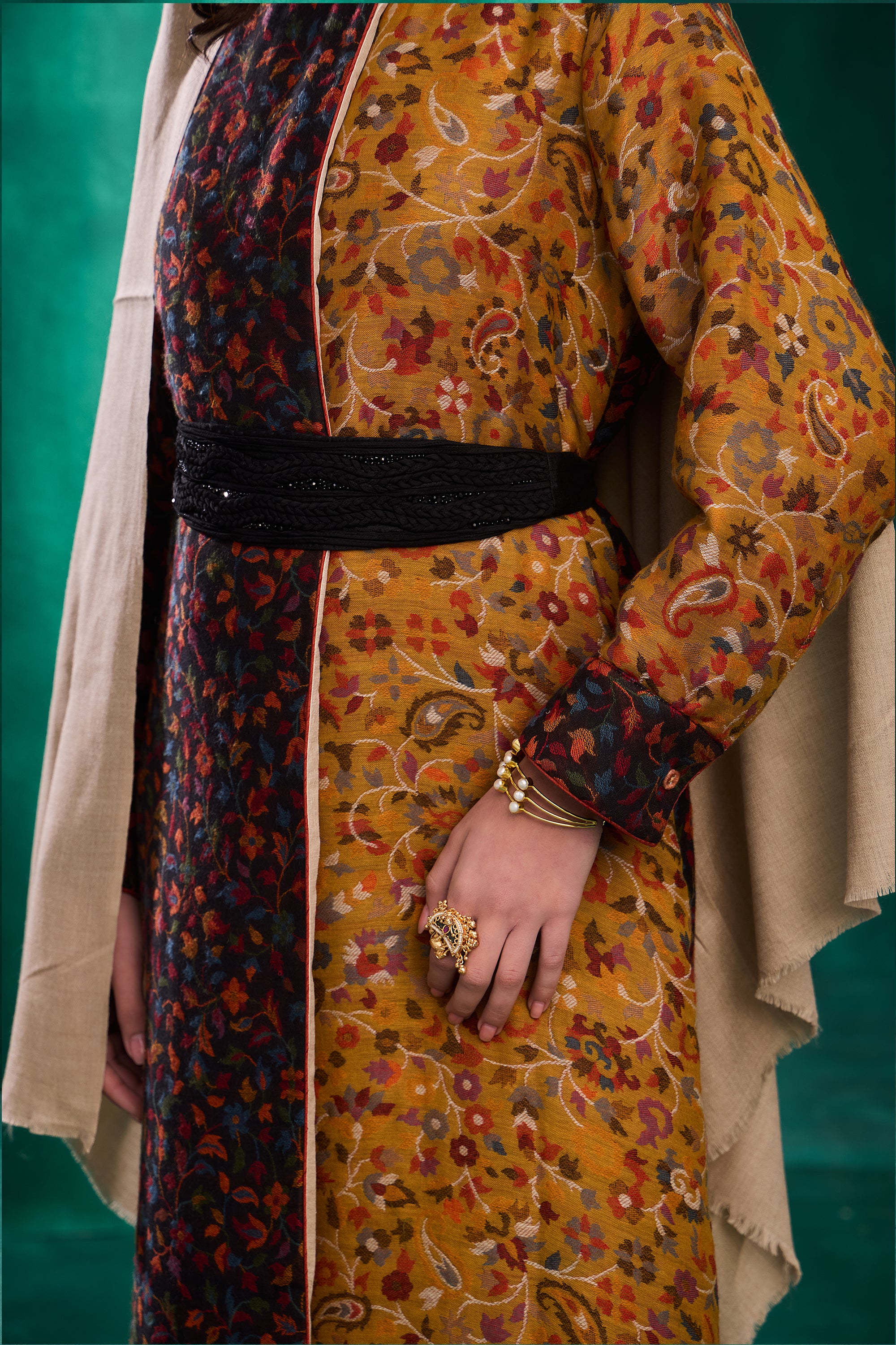 Qadria Embroidered Jalabiya