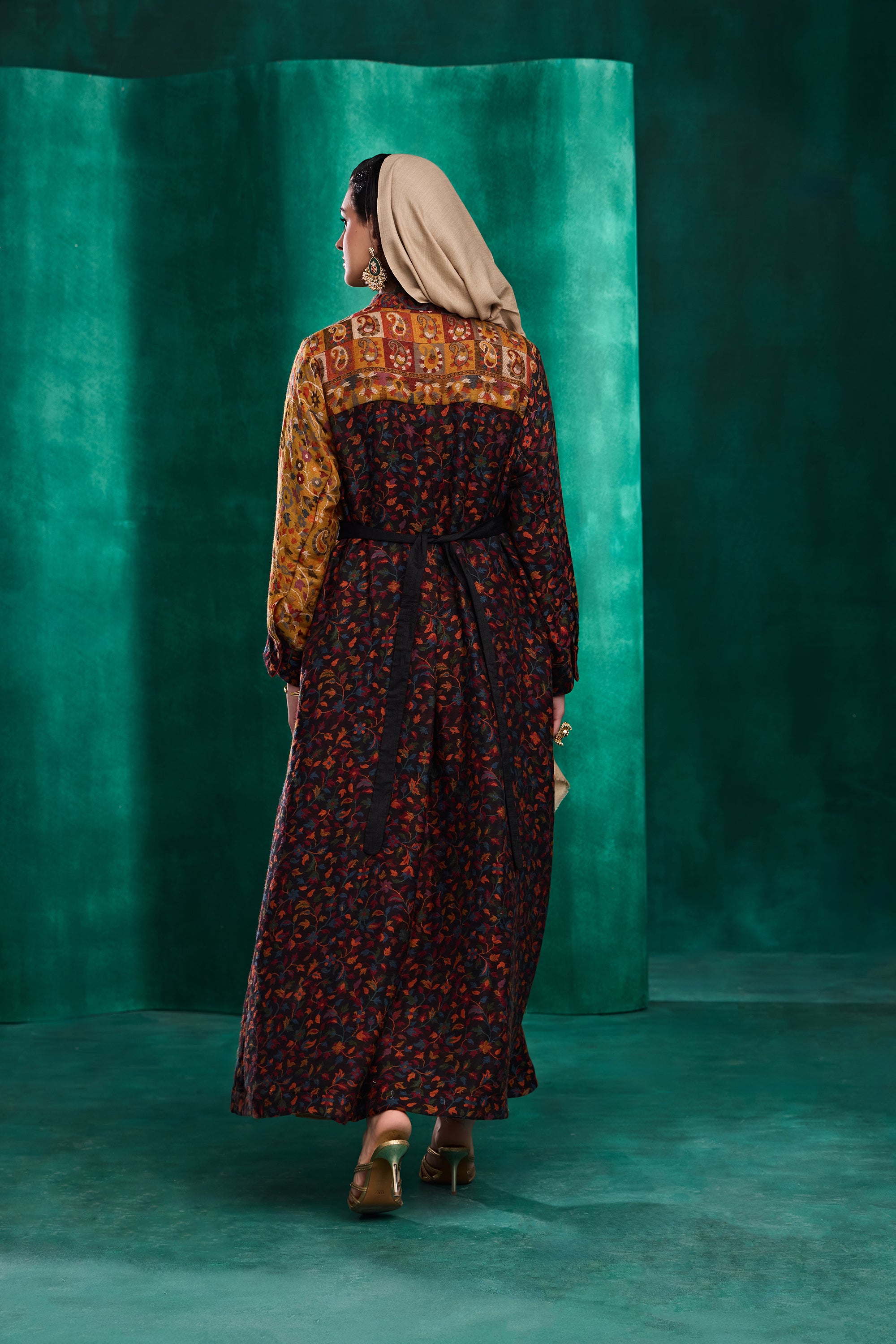 Qadria Embroidered Jalabiya