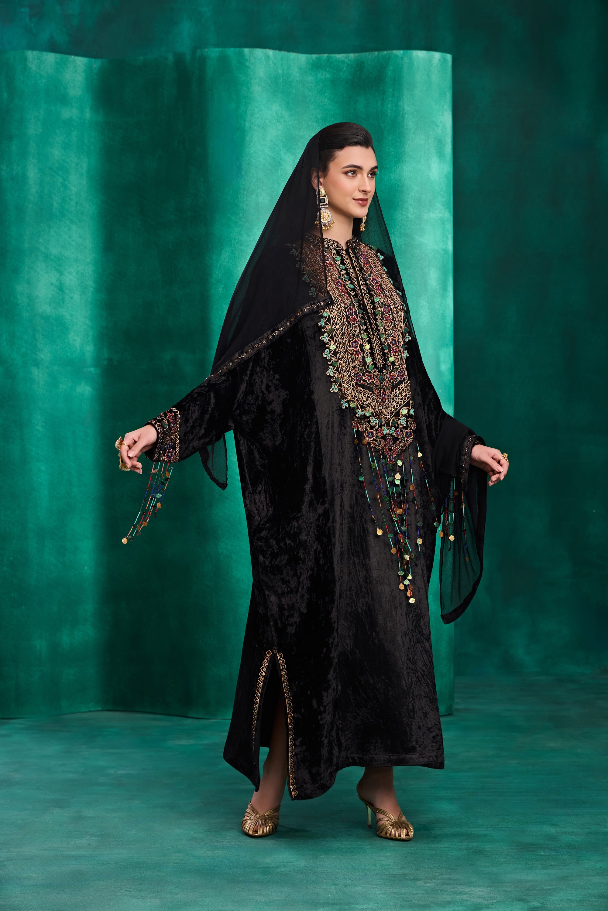 Jaziya Embroidered Jalabiya with Embellishment