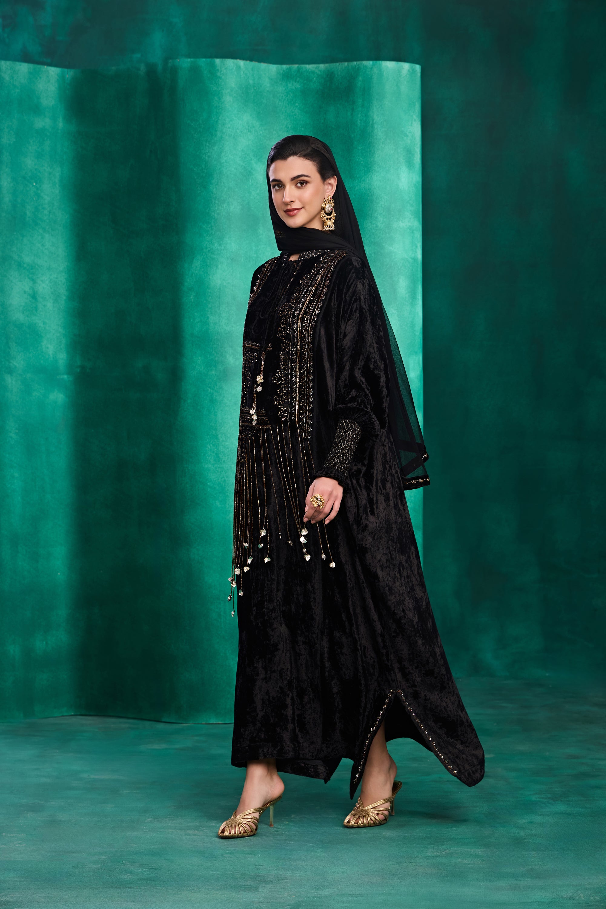 Zimrah Embellished Jalabiya