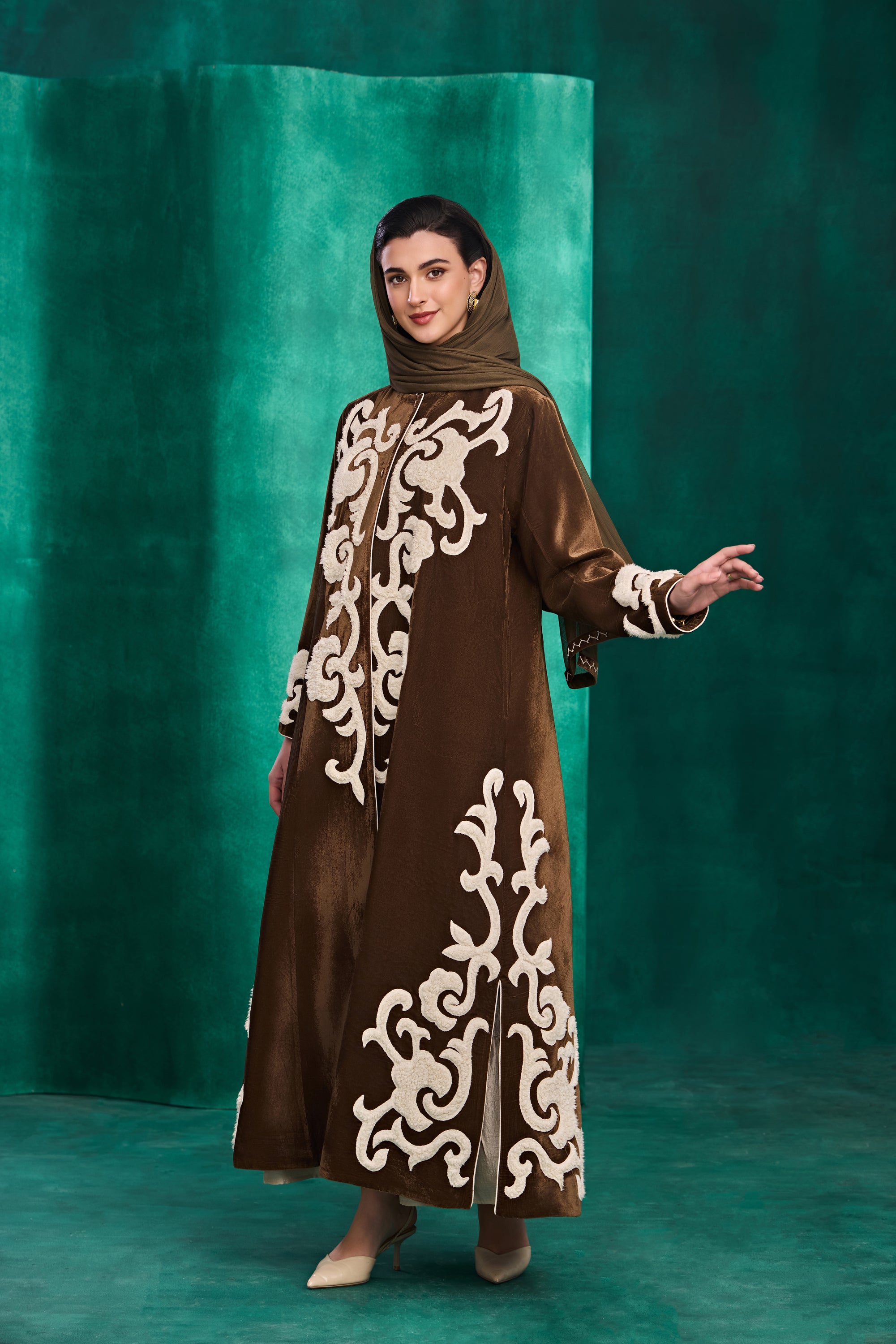 Waseela Applique Embroidered Abaya