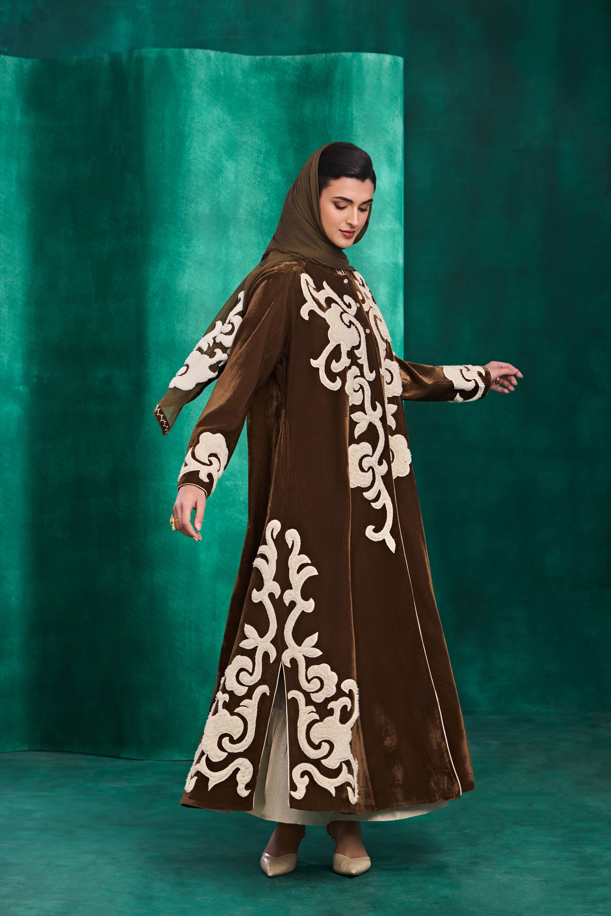 Waseela Applique Embroidered Abaya