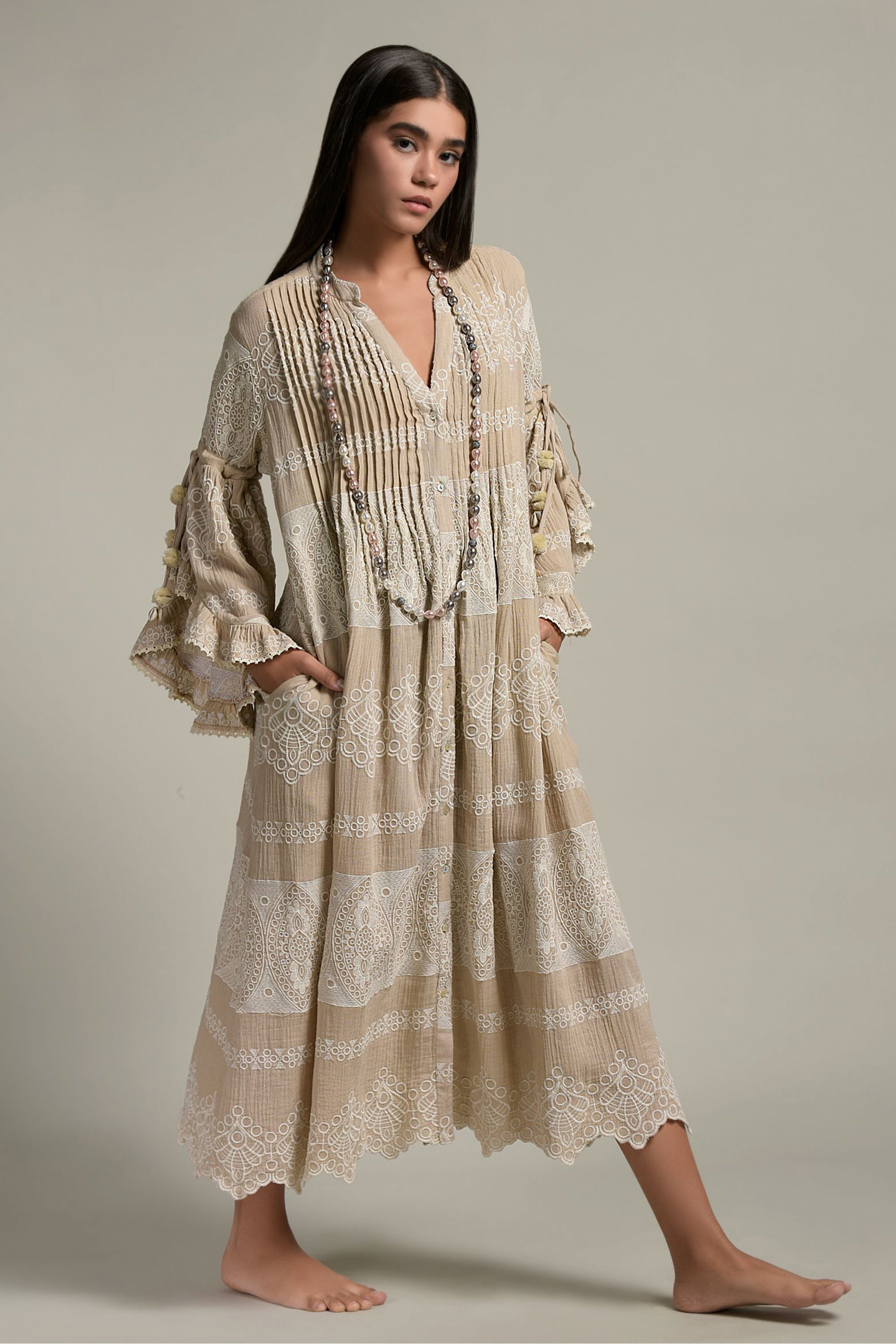 Ruhaani Embroidered Long Jalabiya
