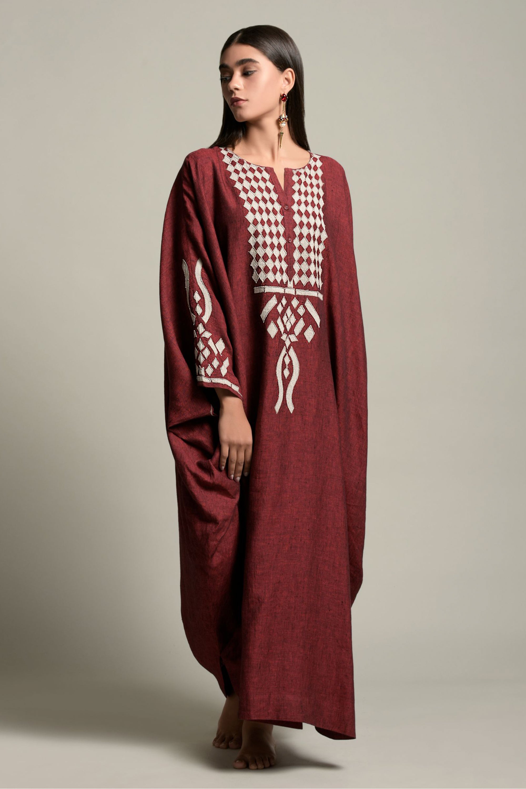 Mukta Embroidered Jalabiya with Inner Cotton Cami