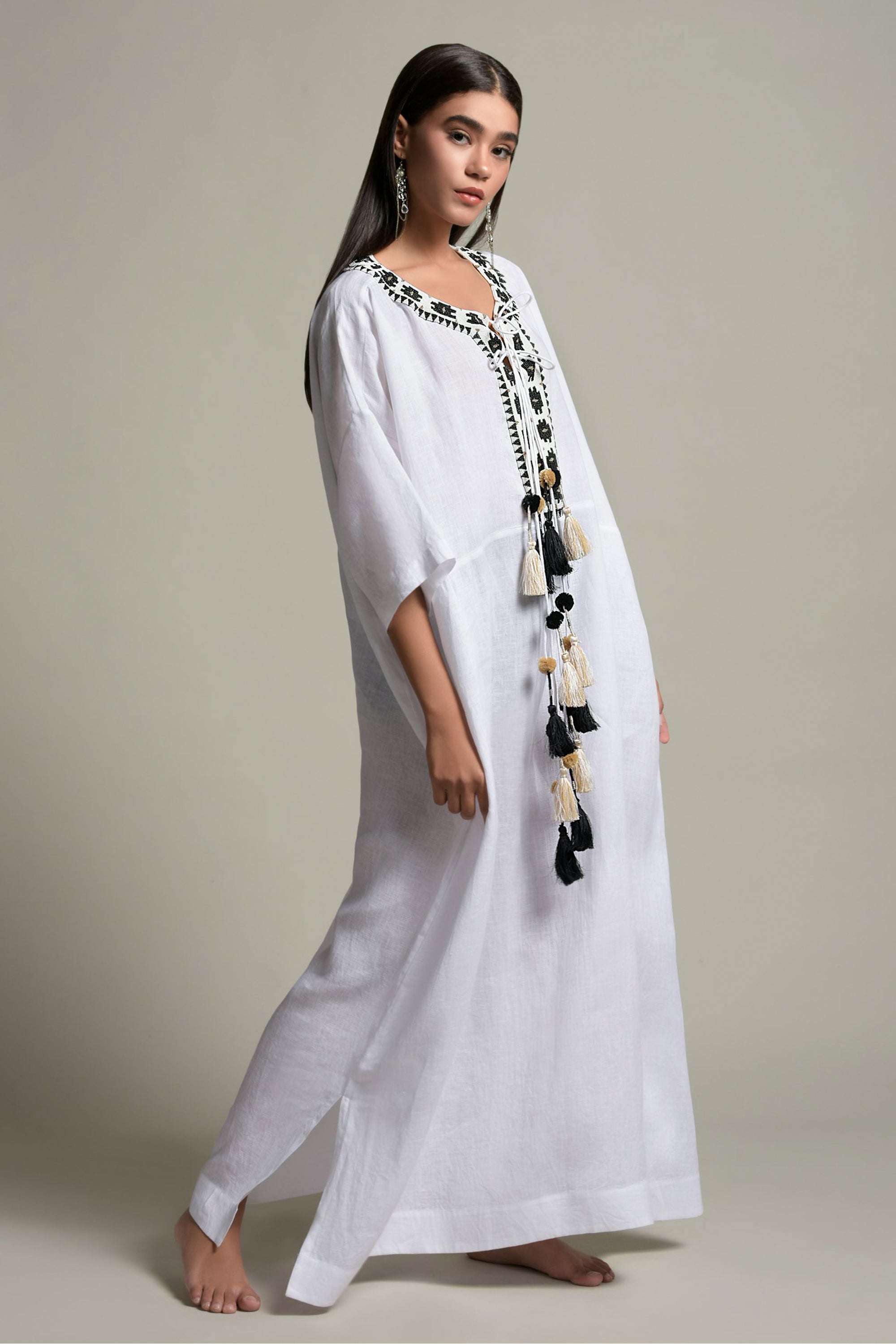 Falak Embellished Jalabiya & Tassel