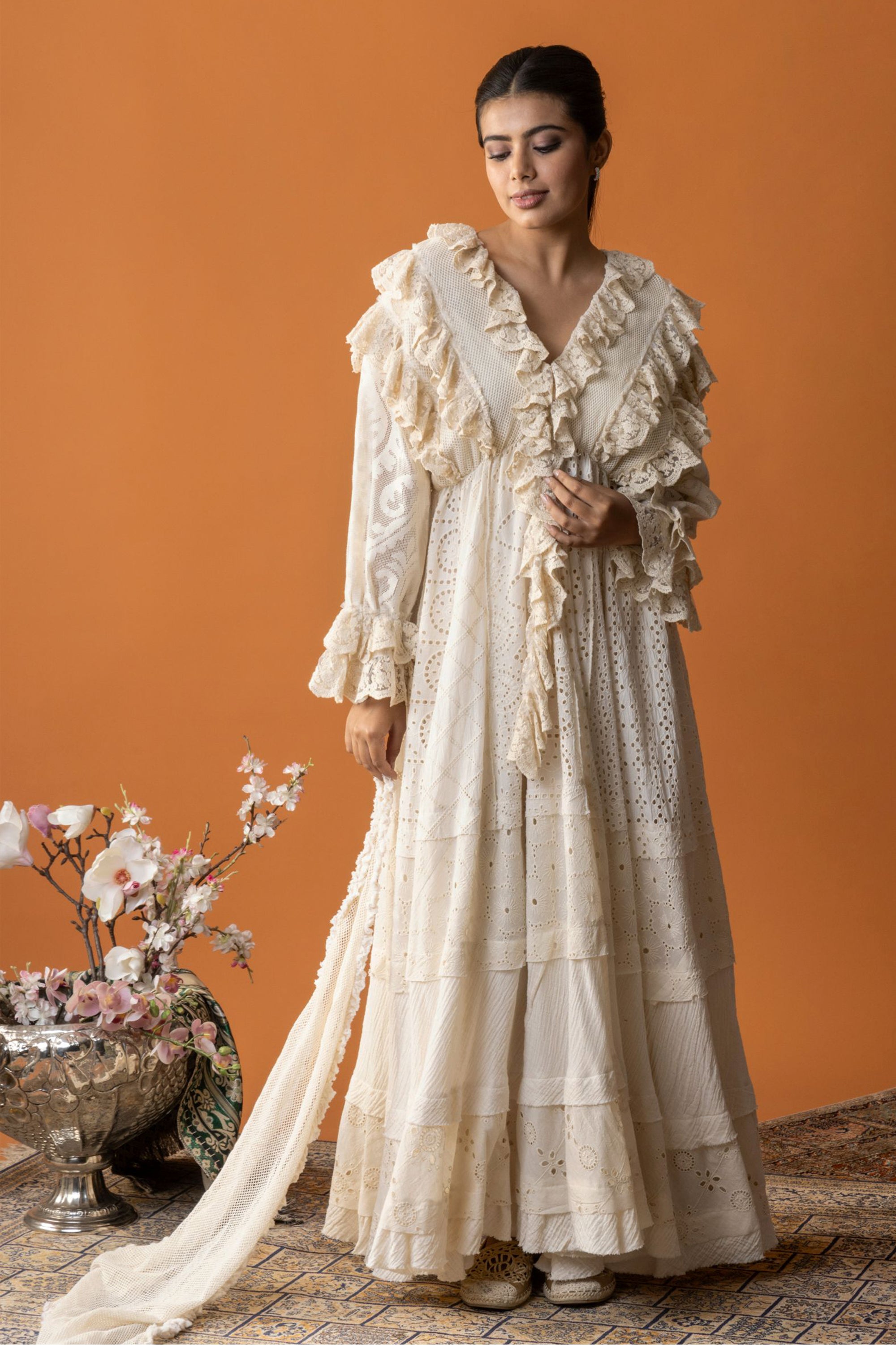 Manijeh Embroidered Jalabiya