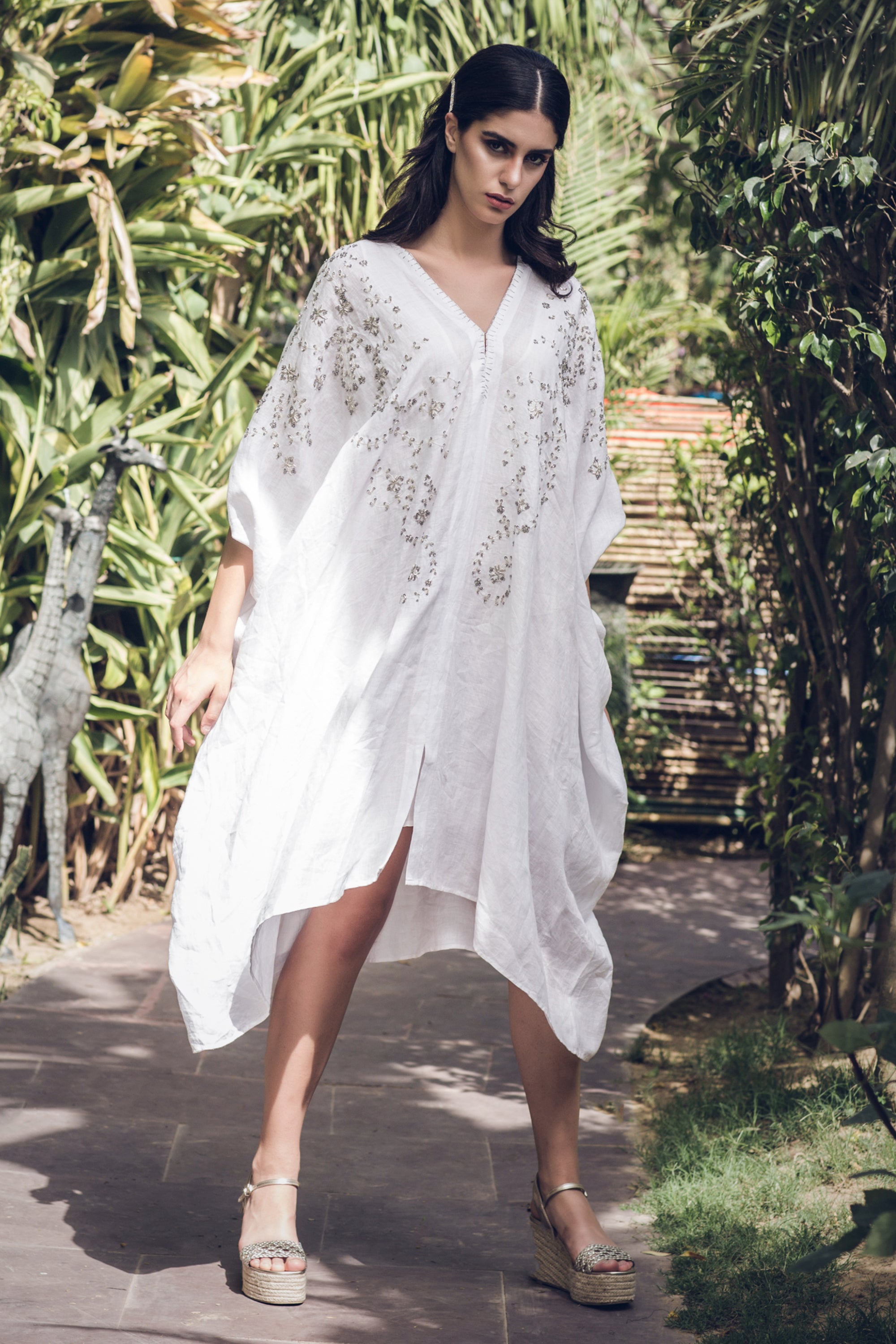 Zarifa Embroidered Jalabiya