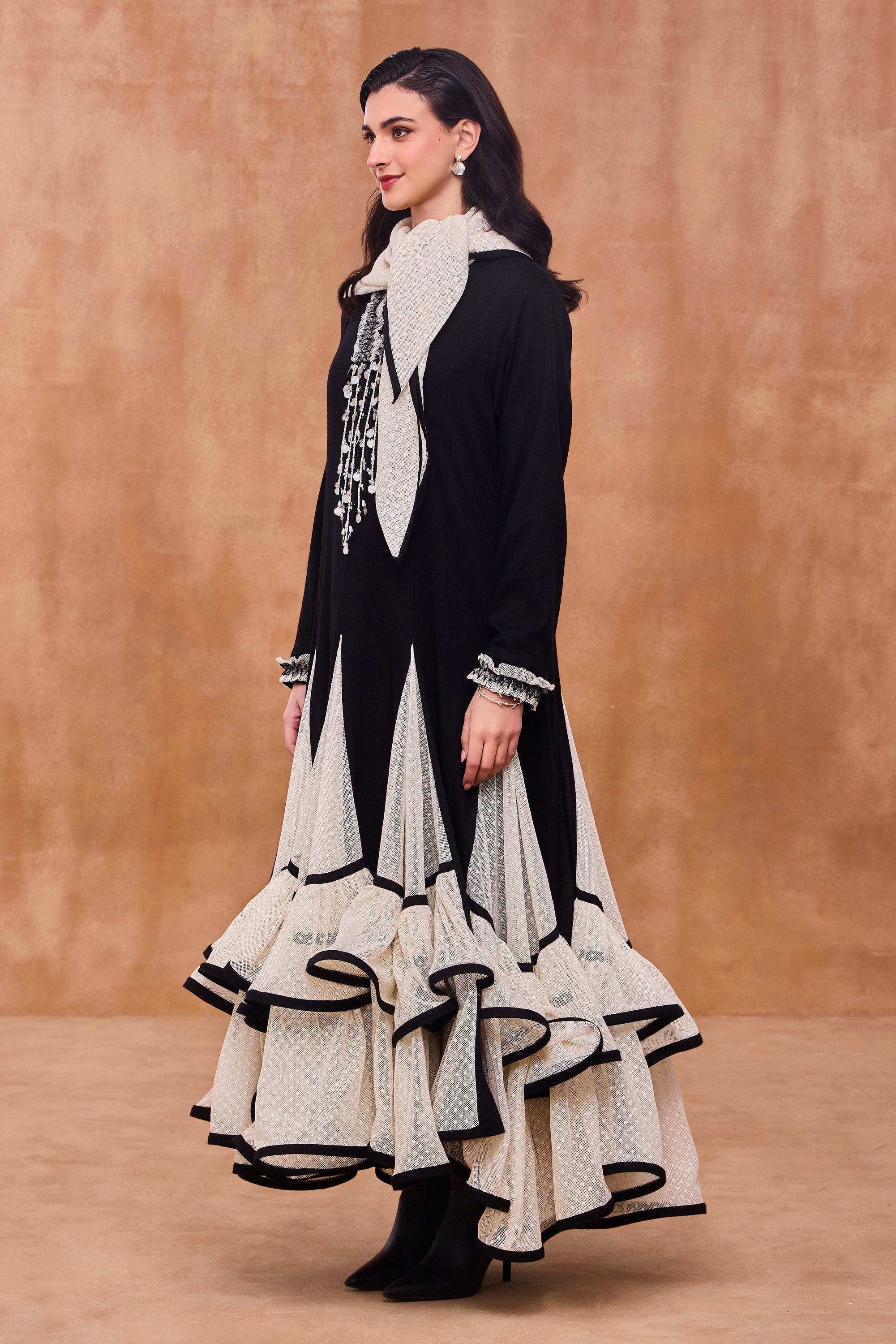 Zohra Embellished Jalabiya