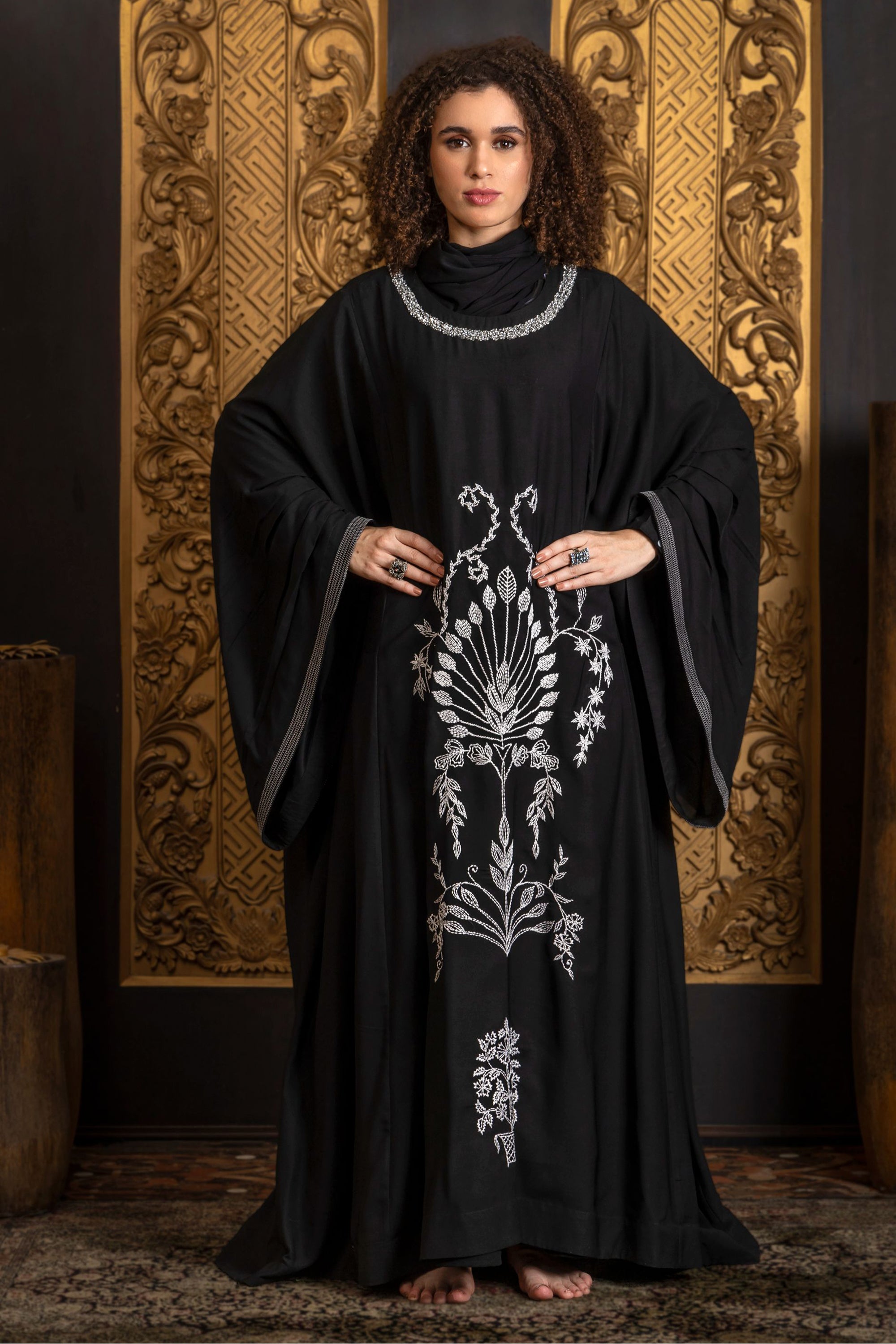 Zora Embroidered Jalabiya with Sheila