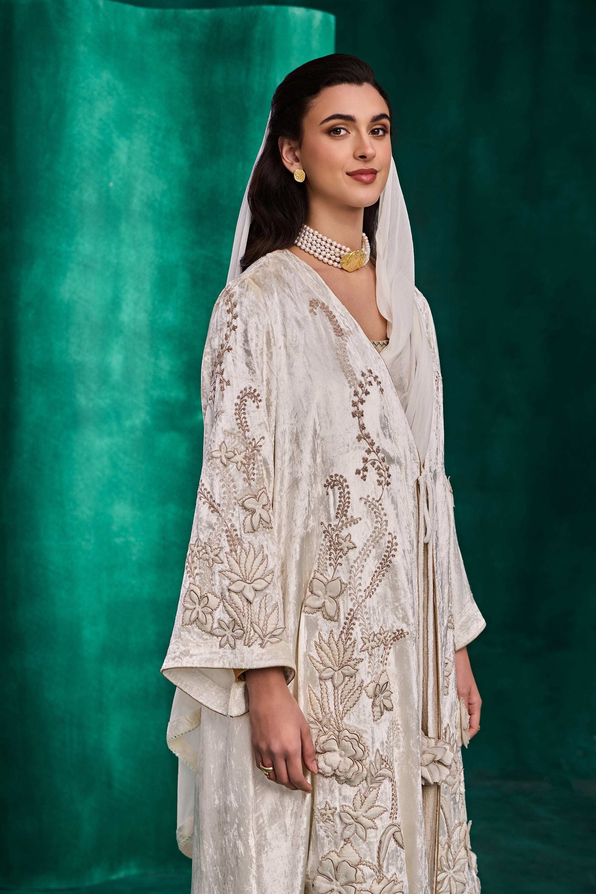 Emaanah Embroidered 3D Floral Abaya