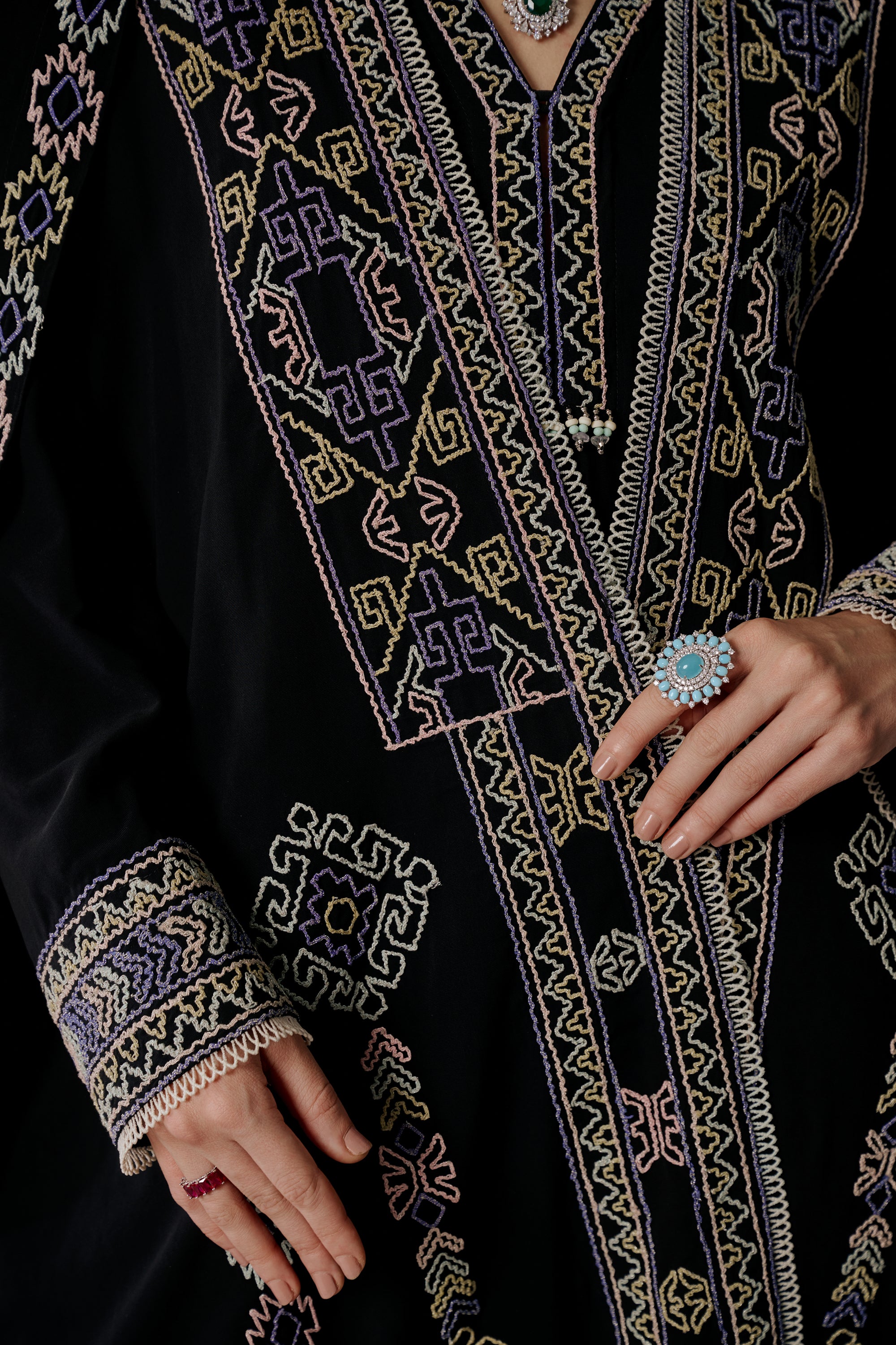 Zunnoor Embroidered Abaya