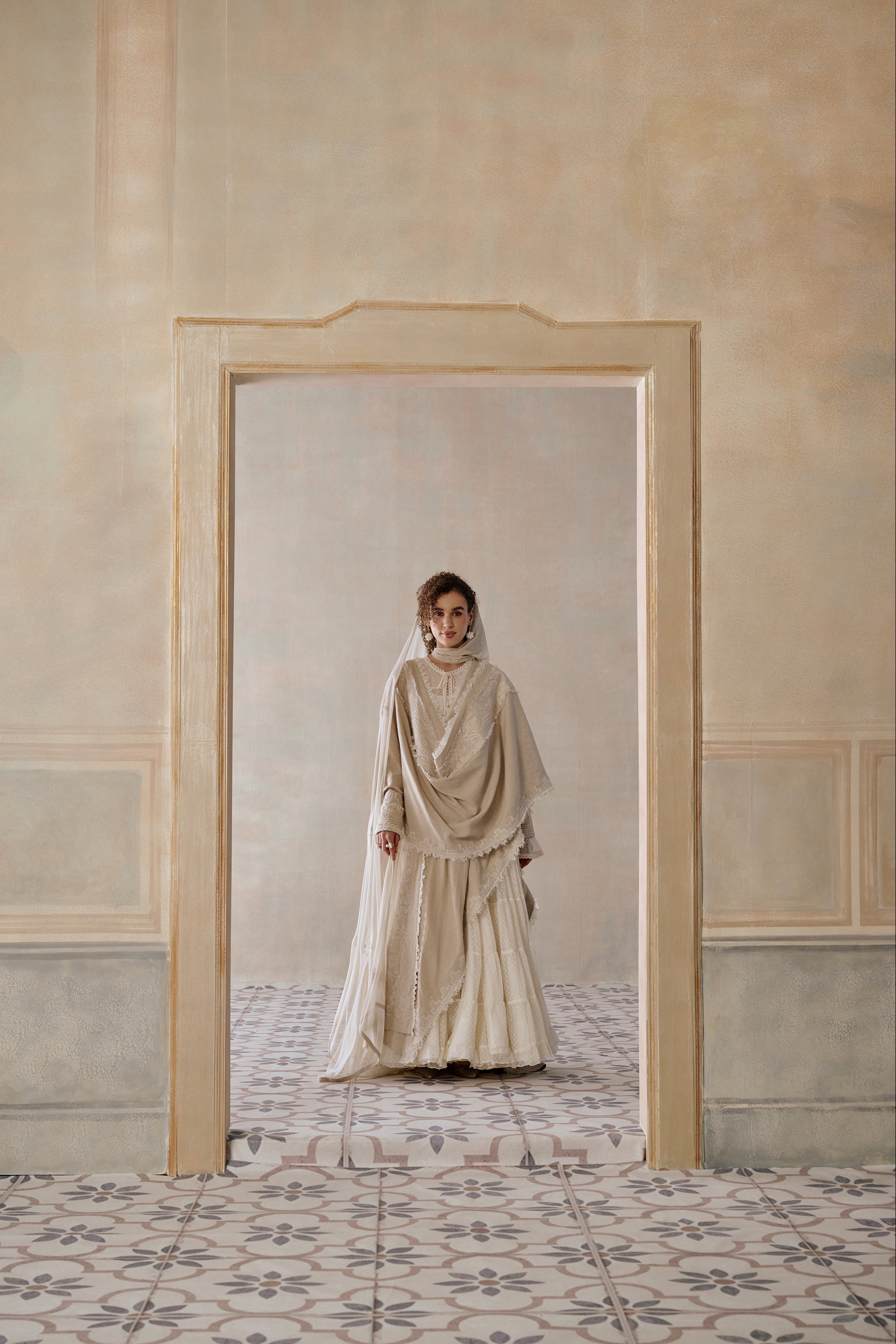 Aula Embroidered Cape Sets