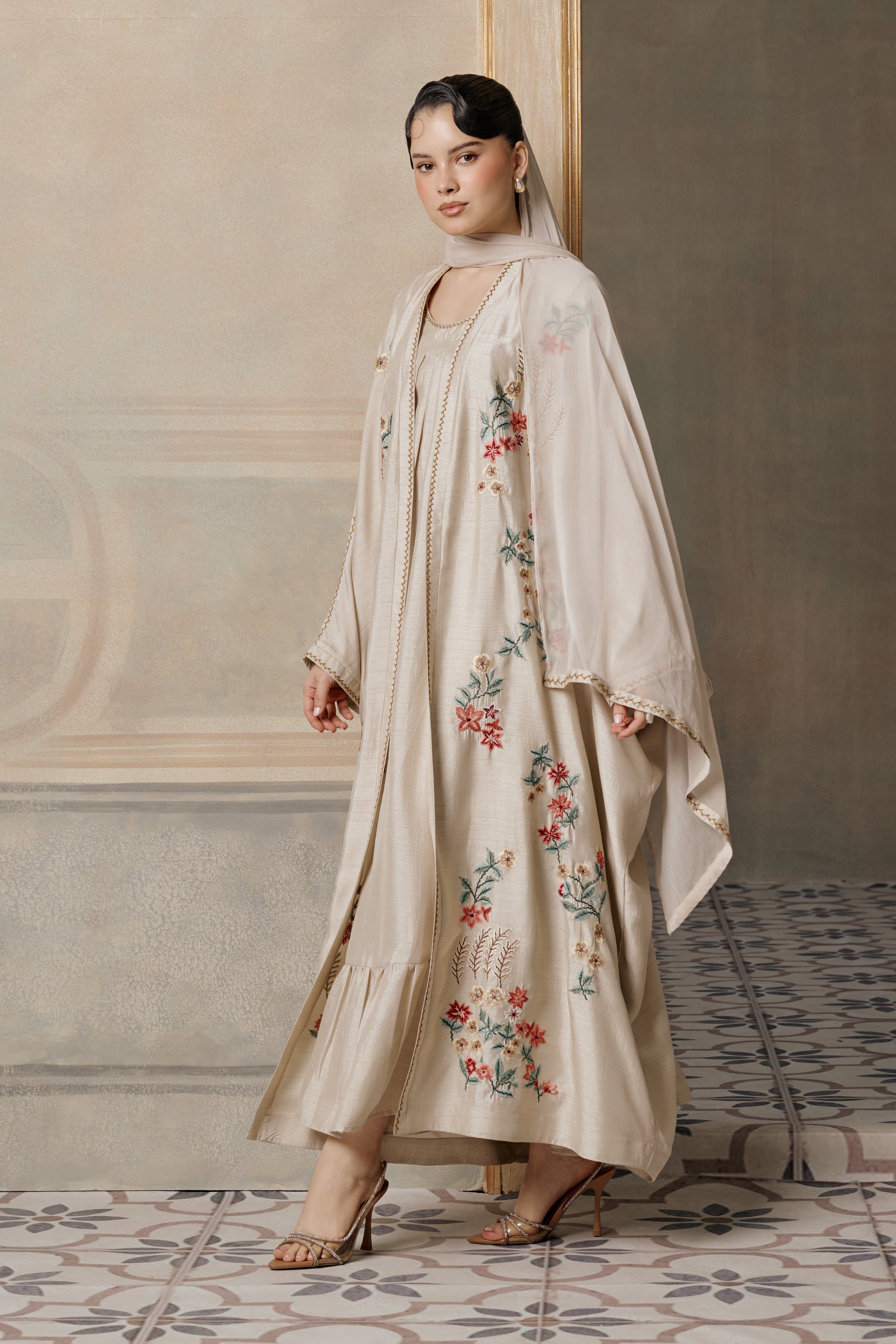 Darah Embroidered Abaya