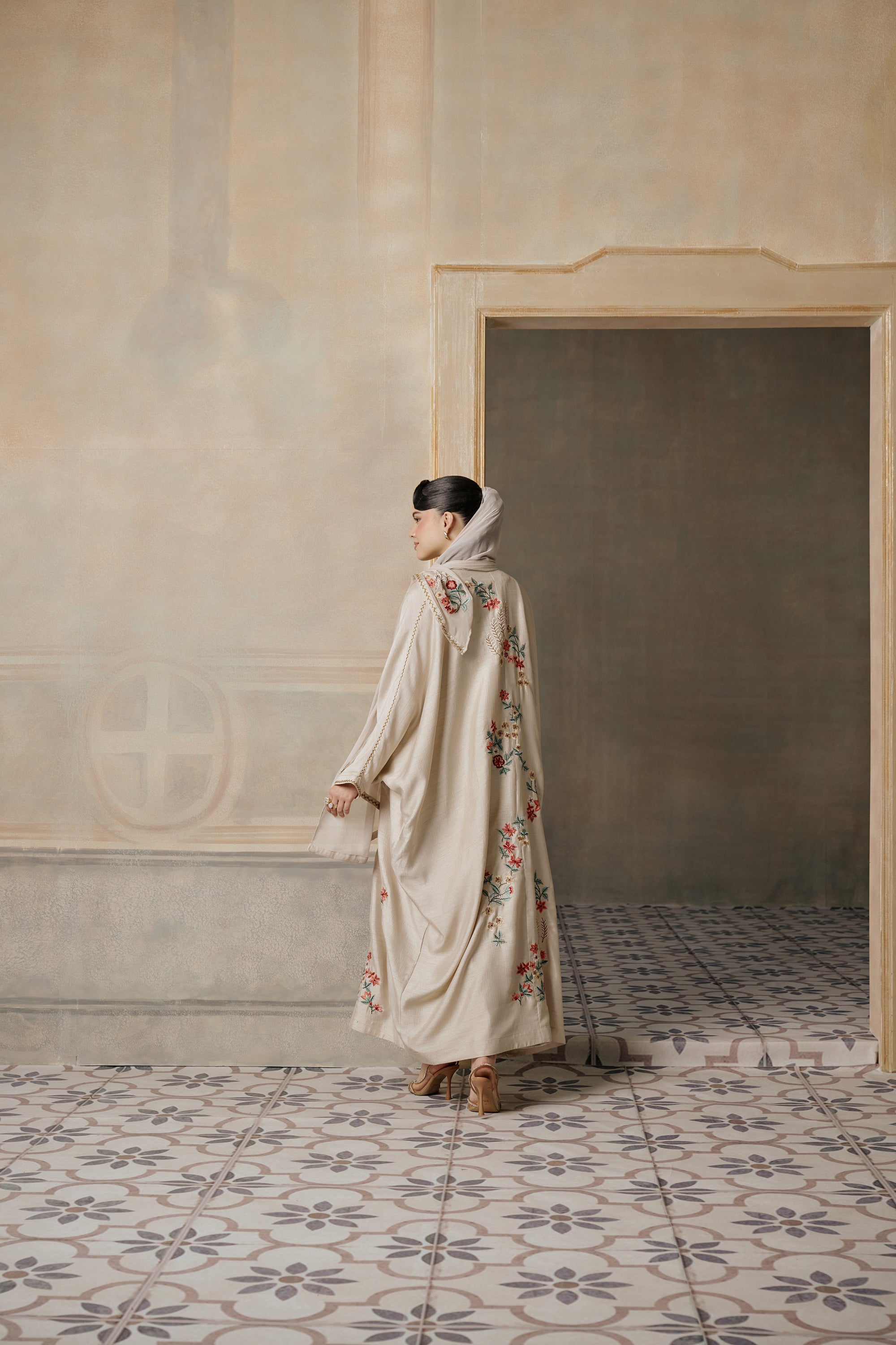 Darah Embroidered Abaya