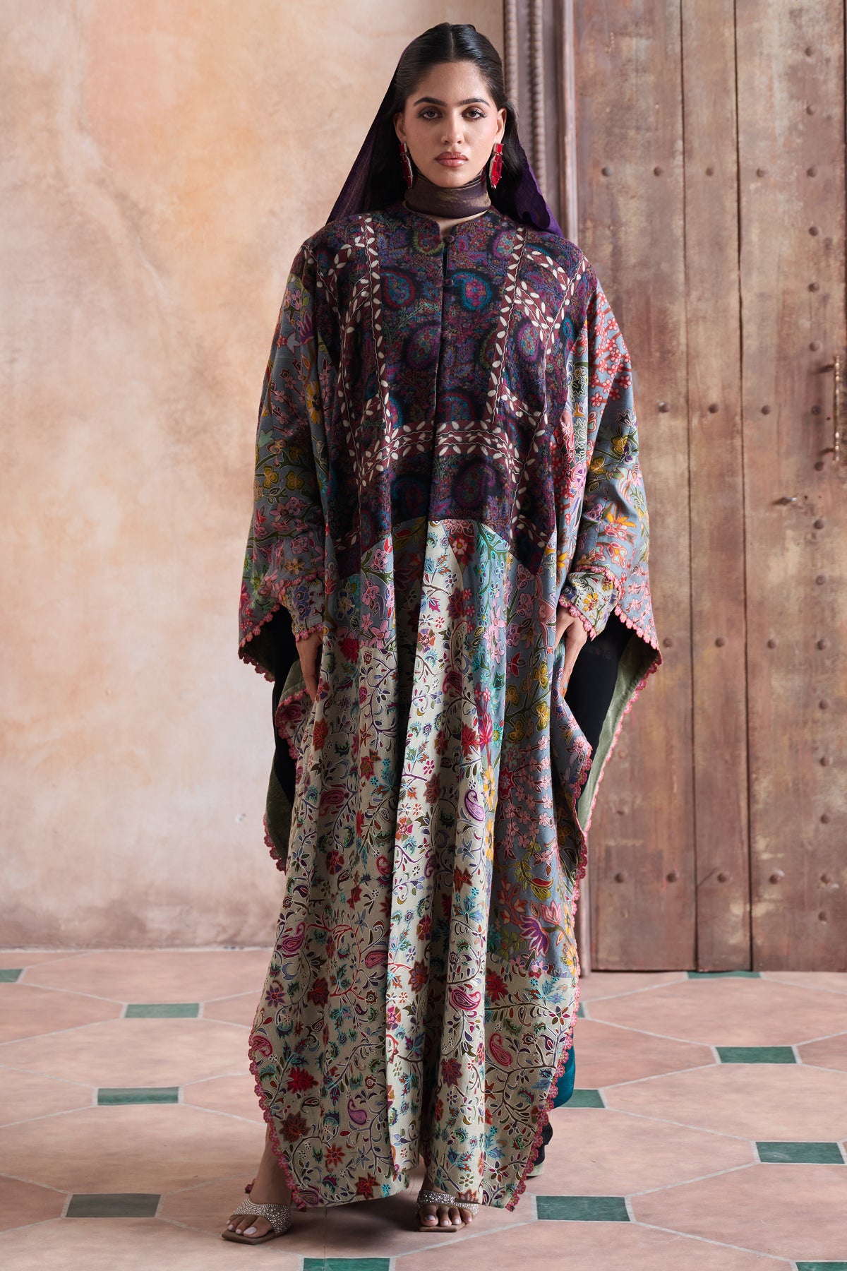 Nisreen Embroidered Abaya Cape Set