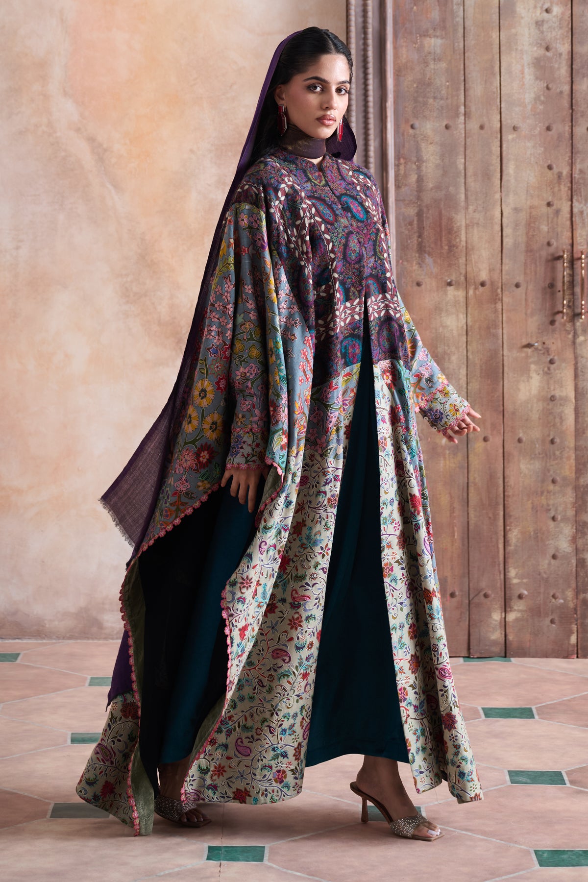 Nisreen Embroidered Abaya Cape Set