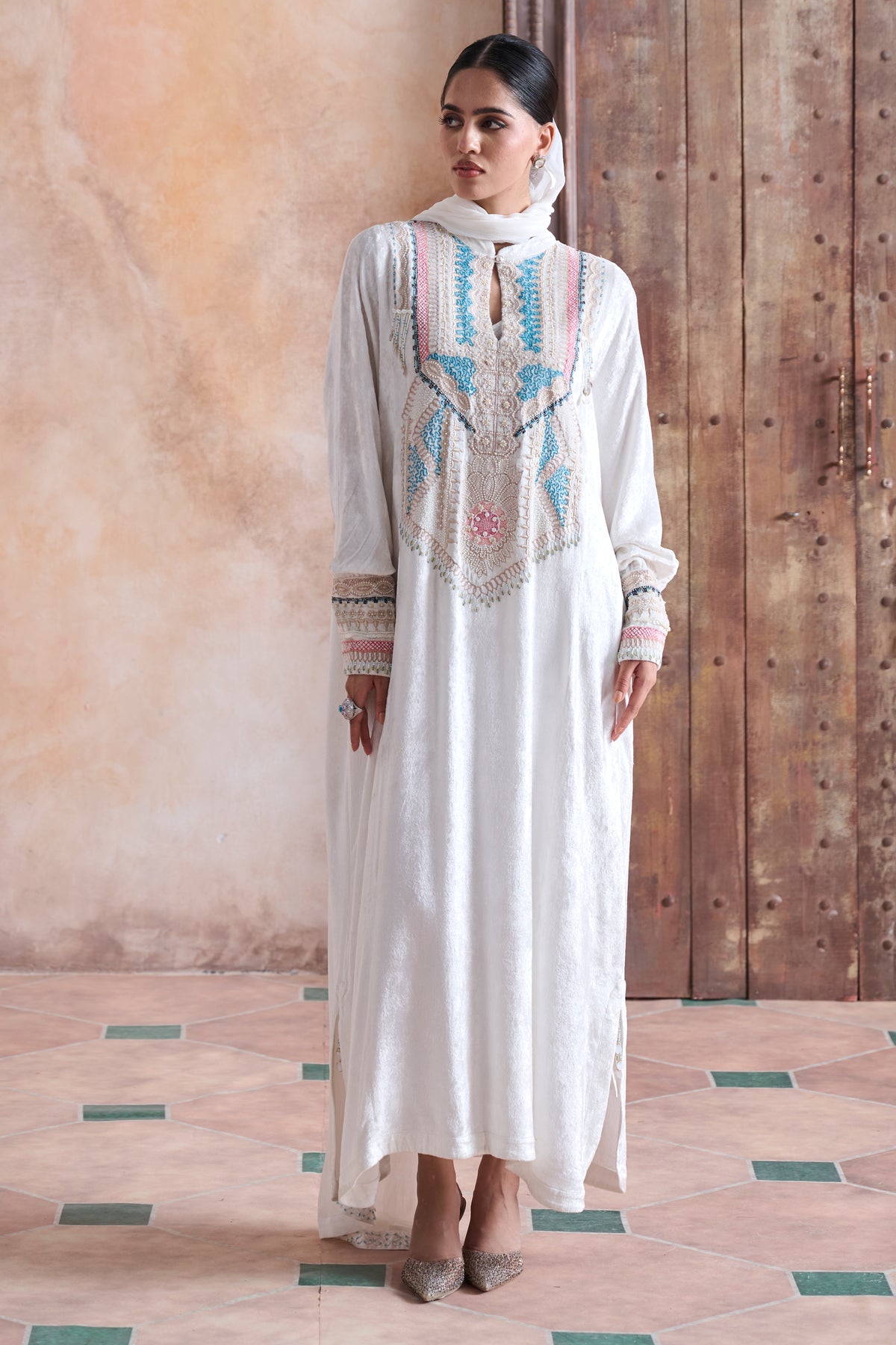 Nimaah Embroidered Jalabiya with Embellishment