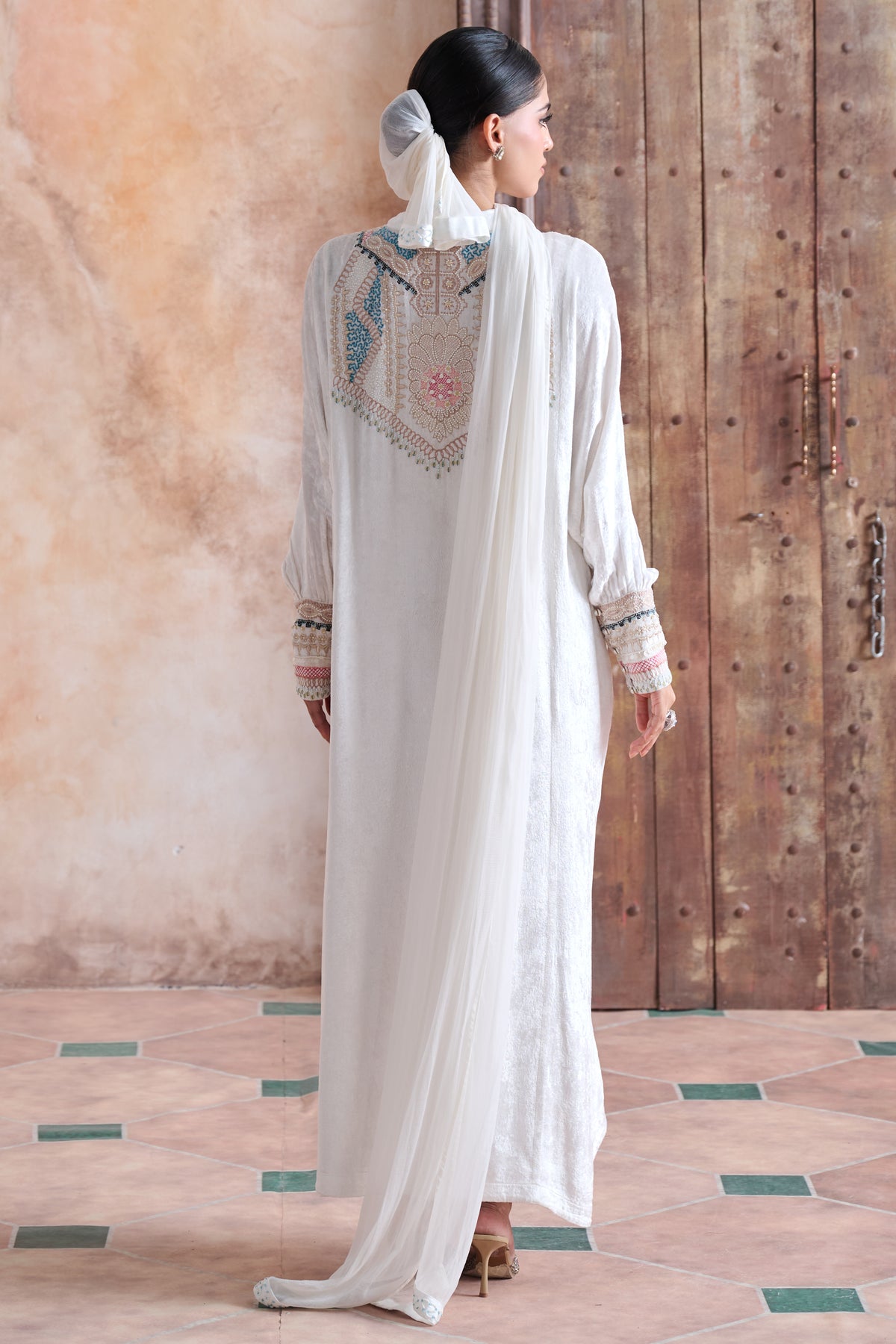 Nimaah Embroidered Jalabiya with Embellishment