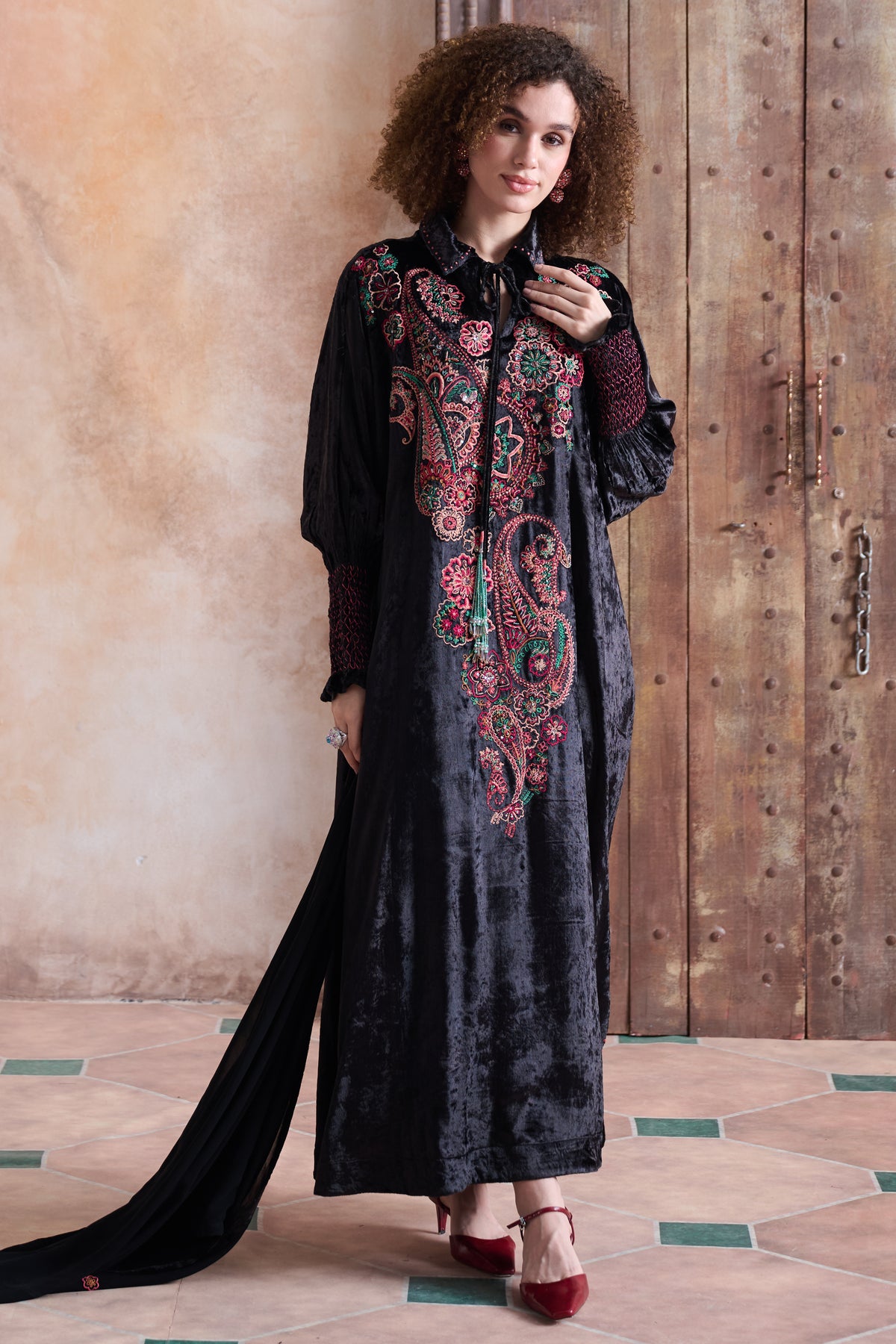 Zaizena Embroidered Jalabiya with Embellishment