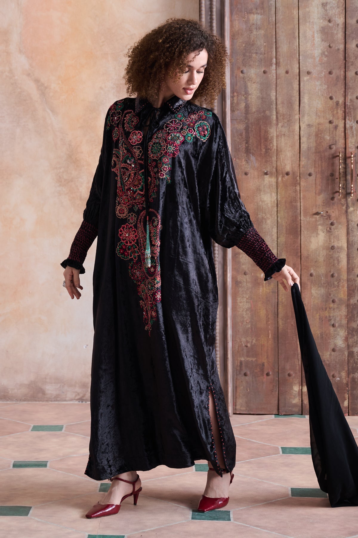 Zaizena Embroidered Jalabiya with Embellishment