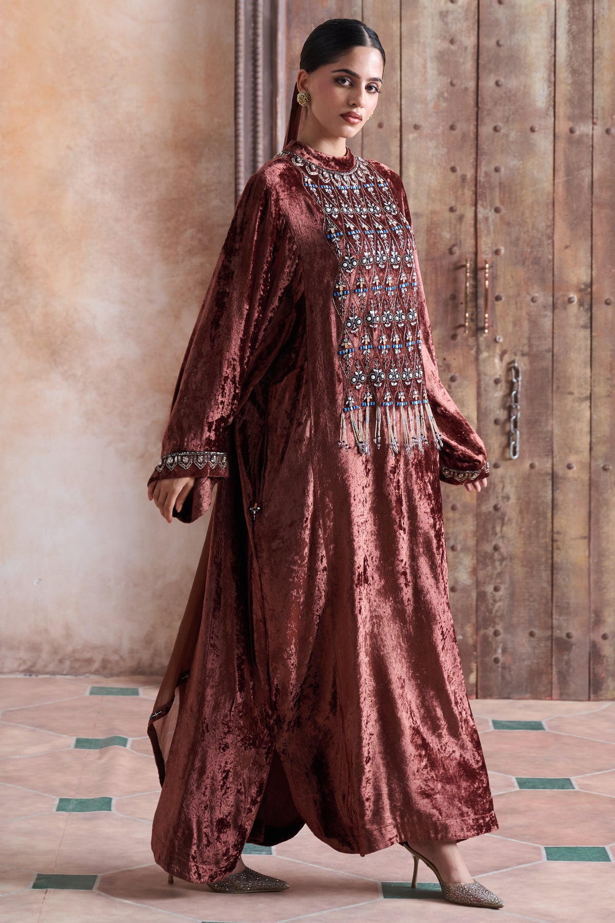 Khairiya Embellished Jalabiya