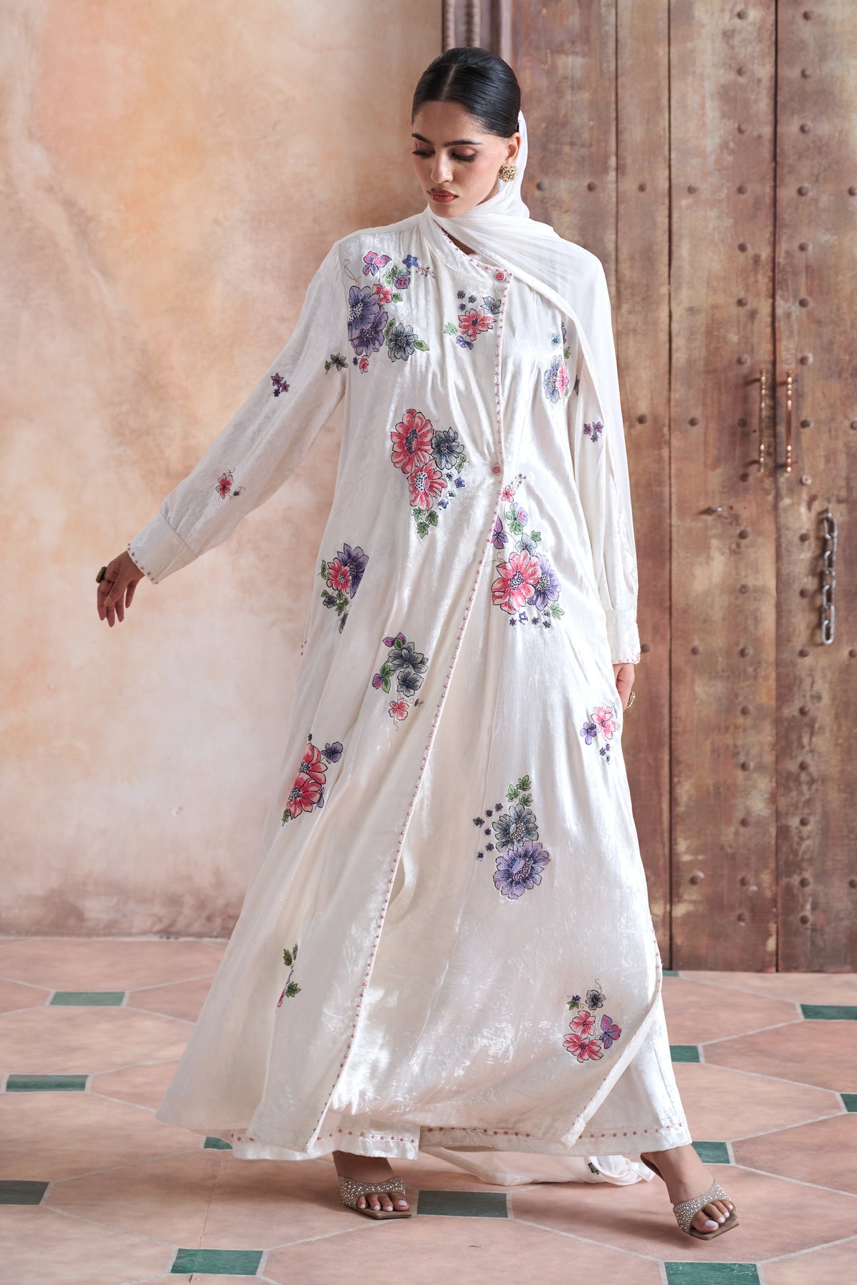 Zahaena Embroidered Jalabiya with Embellishment