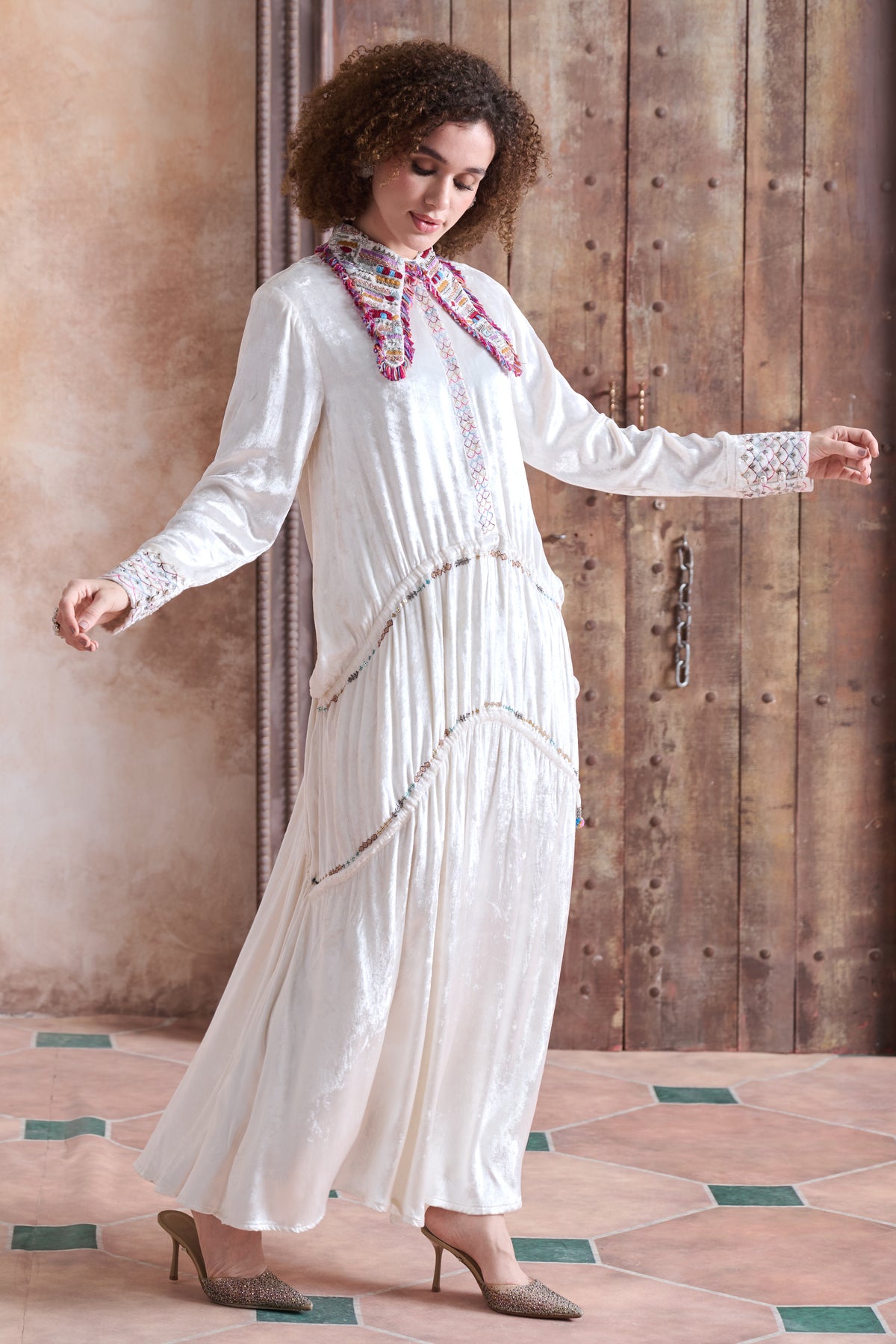 Sukaina Embroidered Jalabiya with Embellishment