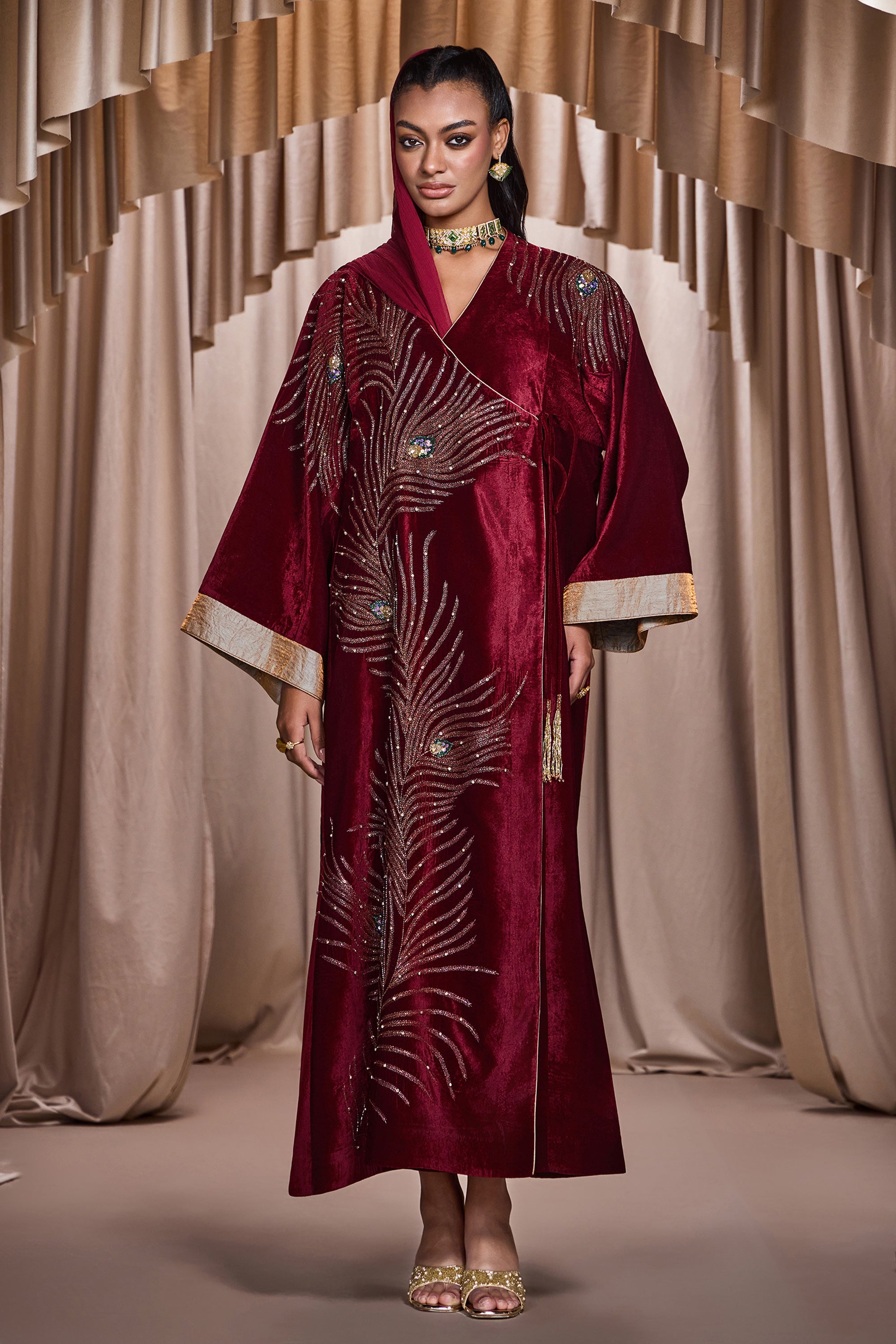 Darine Embroidered Jalabiya with Embellishment