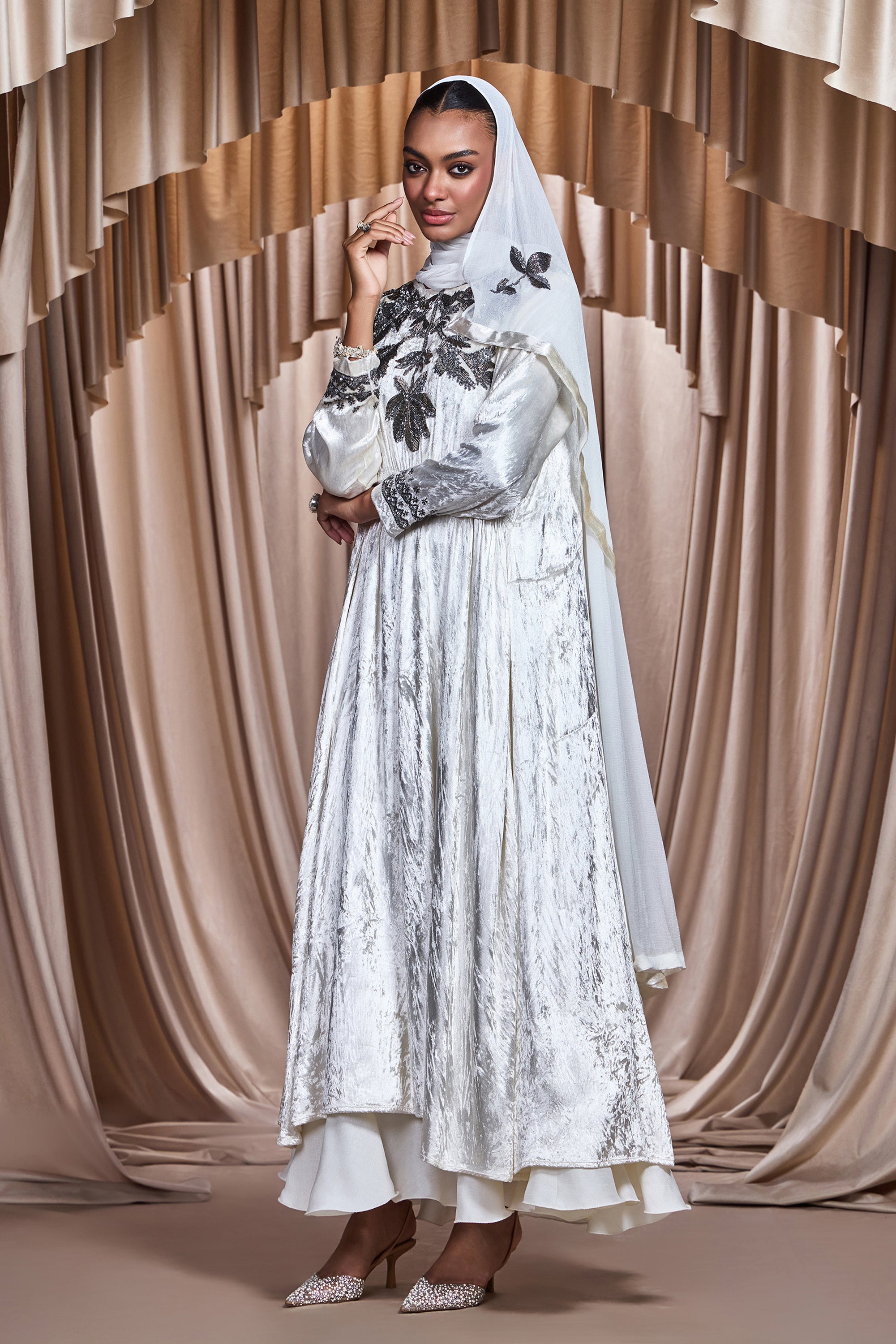 Qanita Embellished Jalabiya