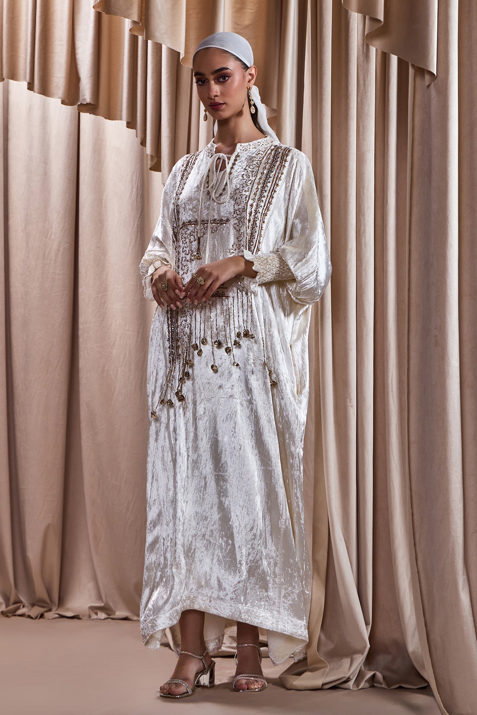 Suhair Embroidered Jalabiya