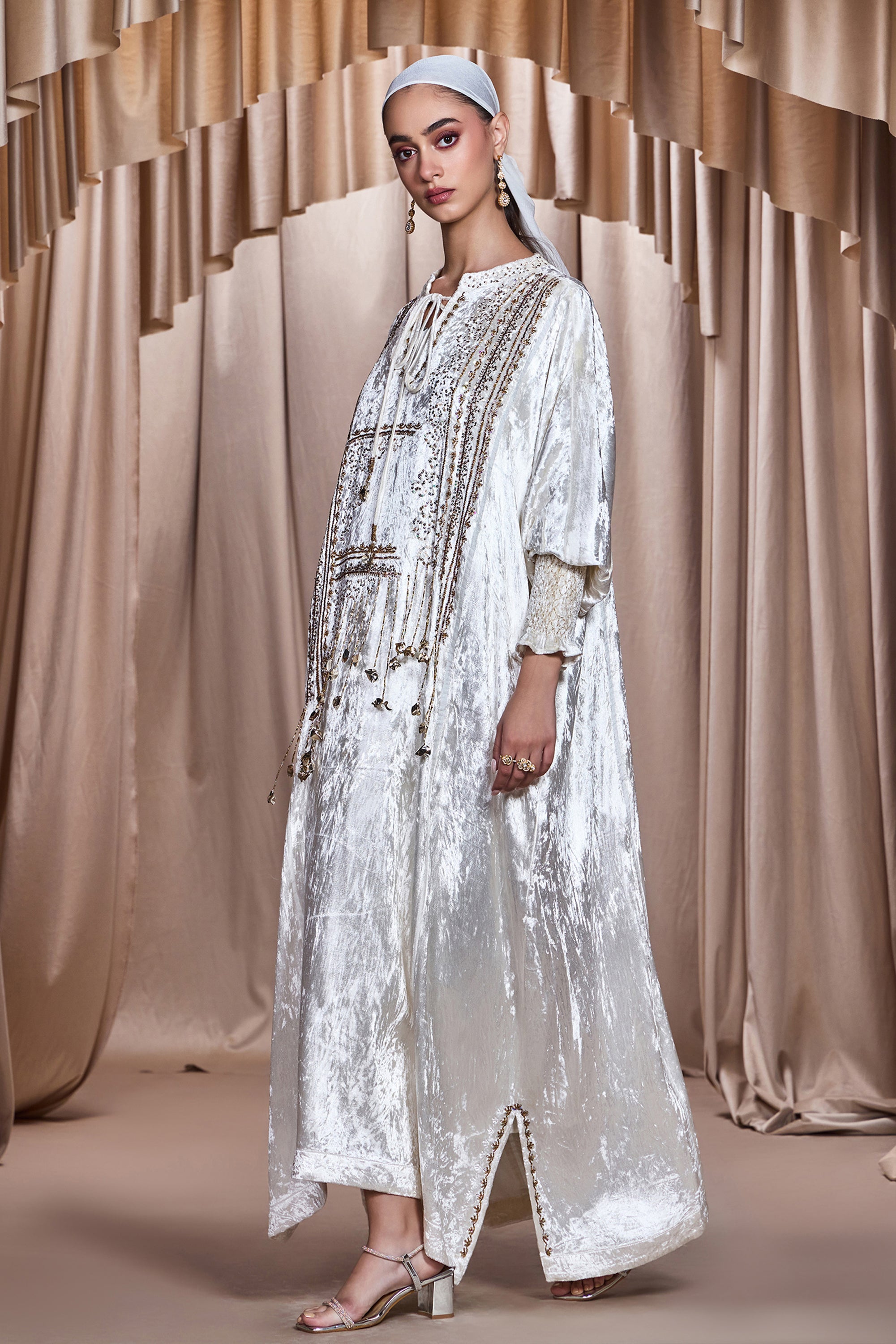 Suhair Embroidered Jalabiya