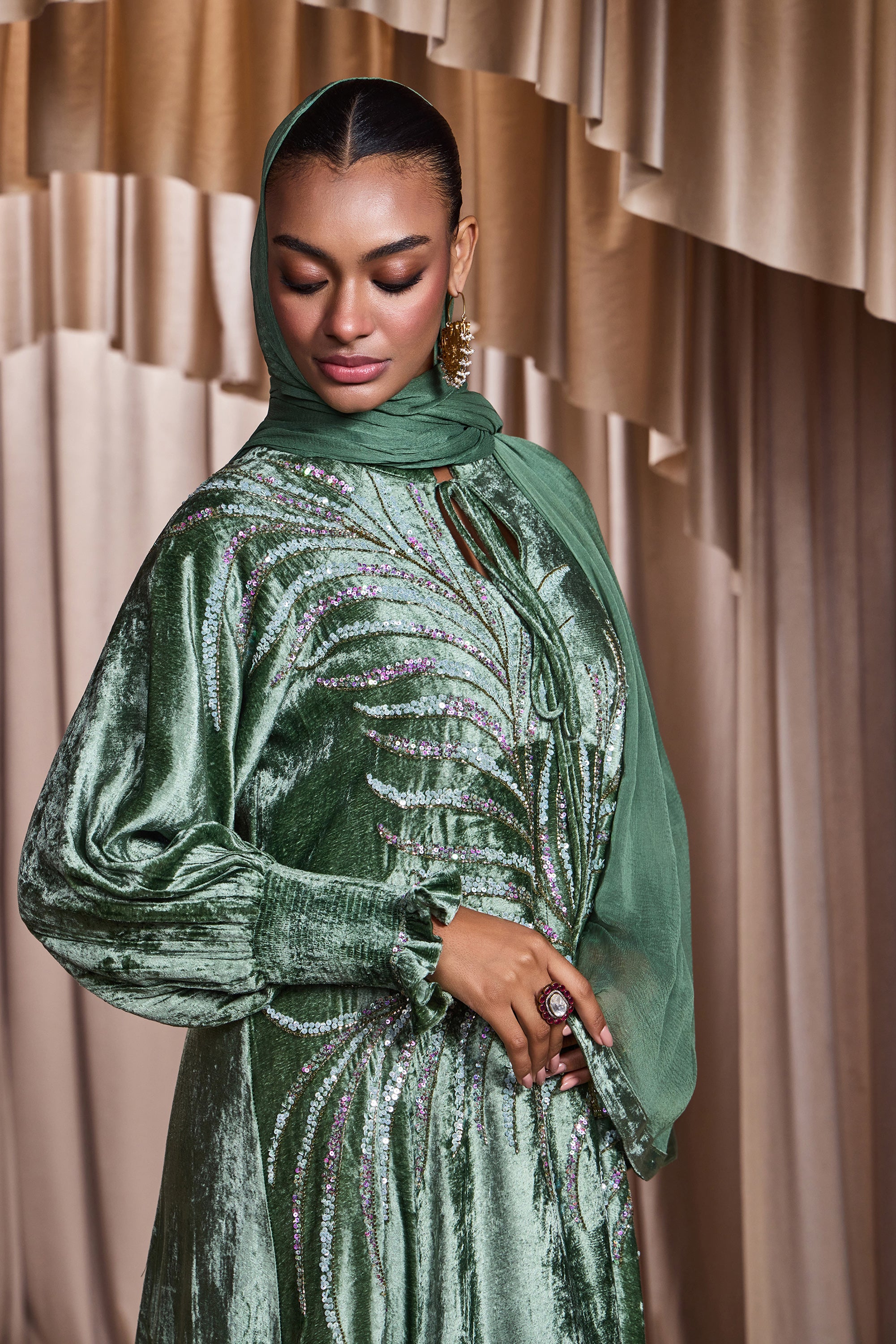 Sarrinah Embellished Jalabiya