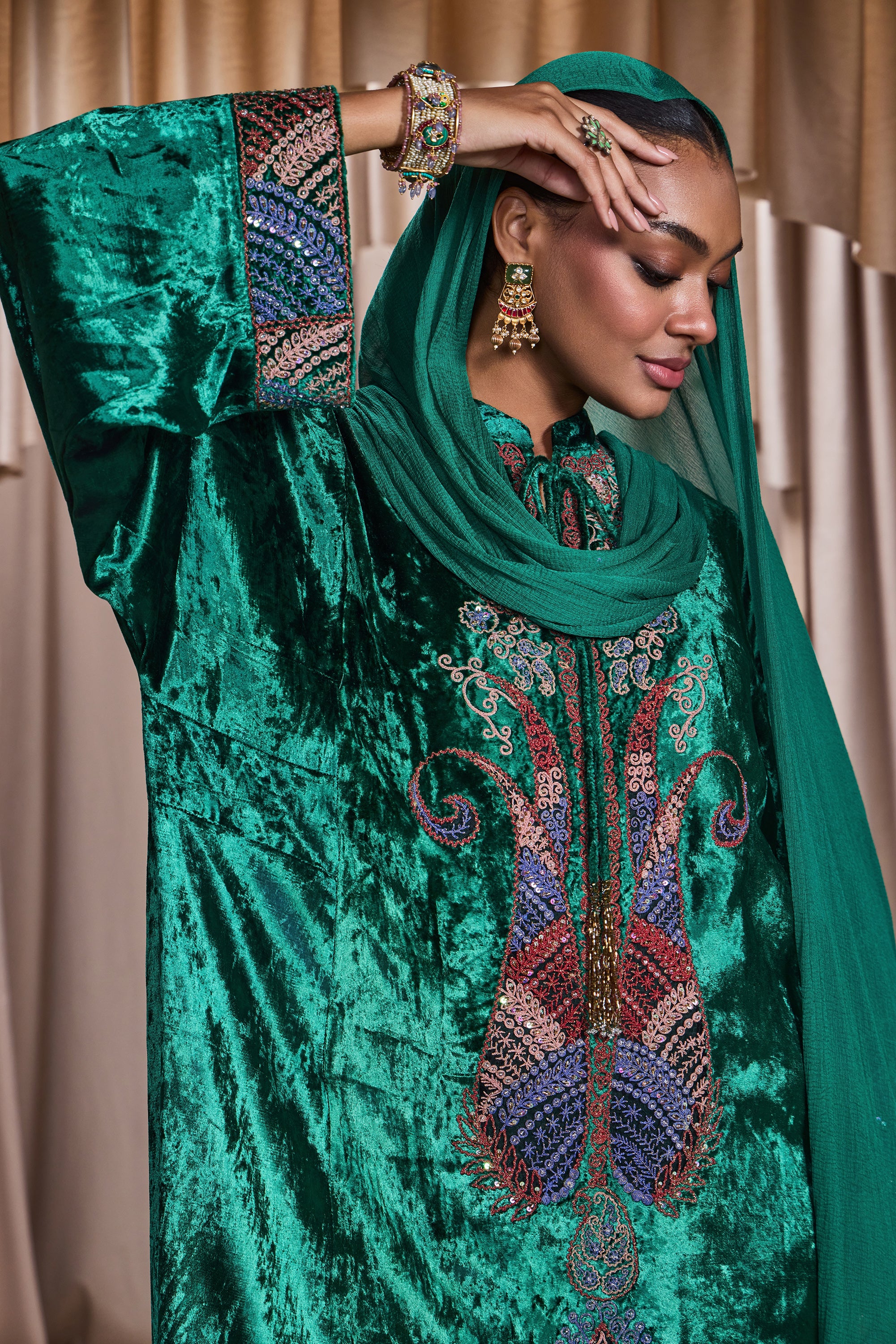 Sabiha Embroidered Jalabiya with Embellishment
