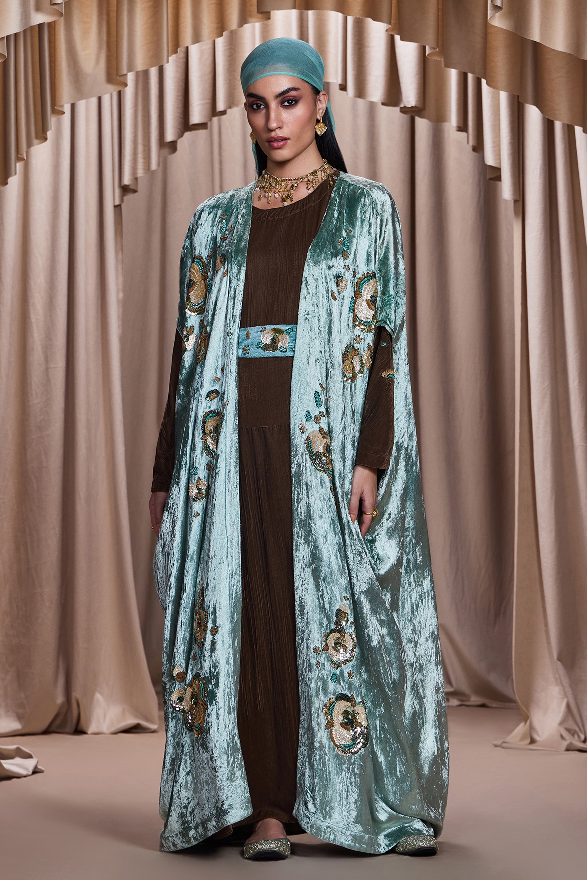 Zuwaina Embellished Abaya