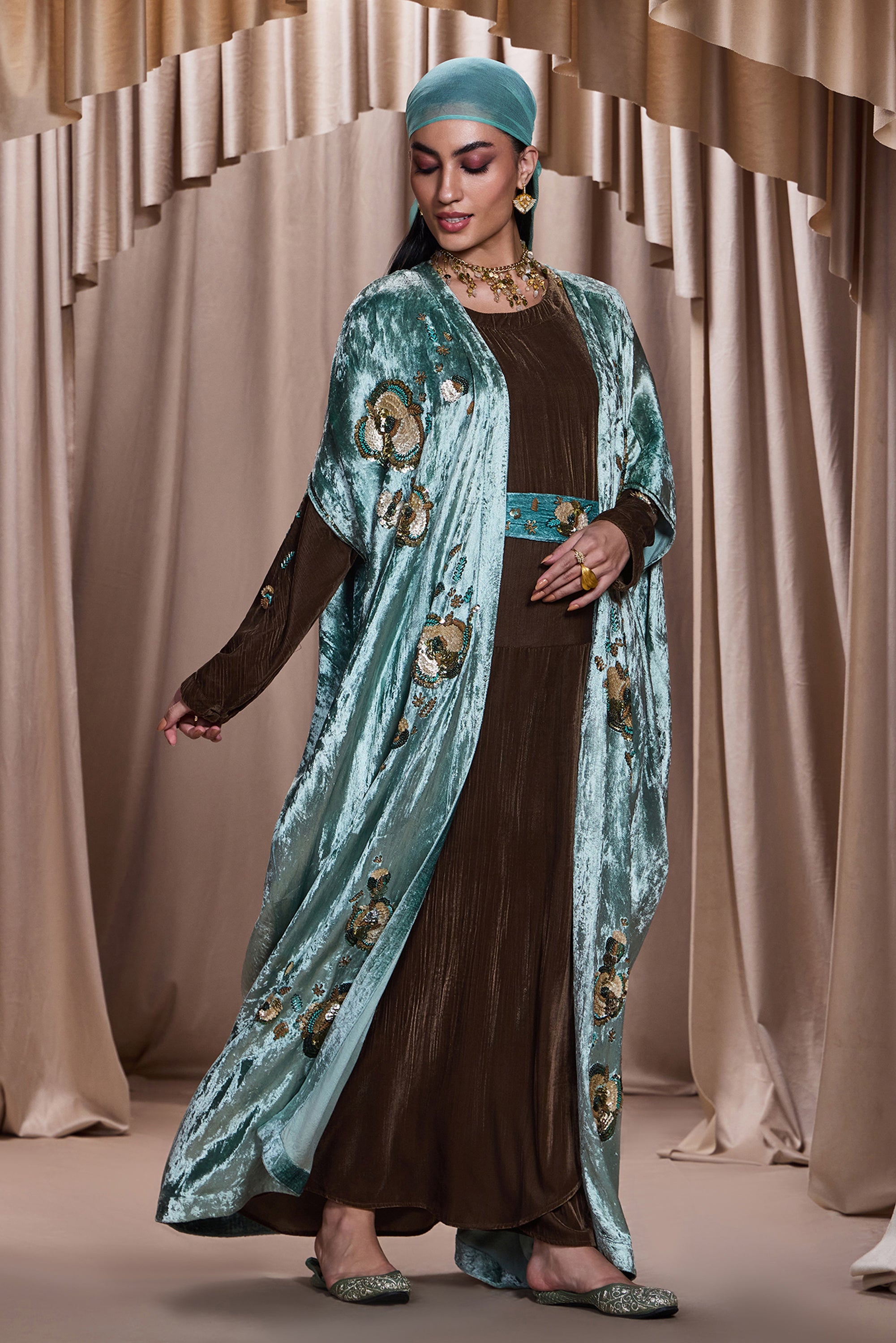 Zuwaina Embellished Abaya