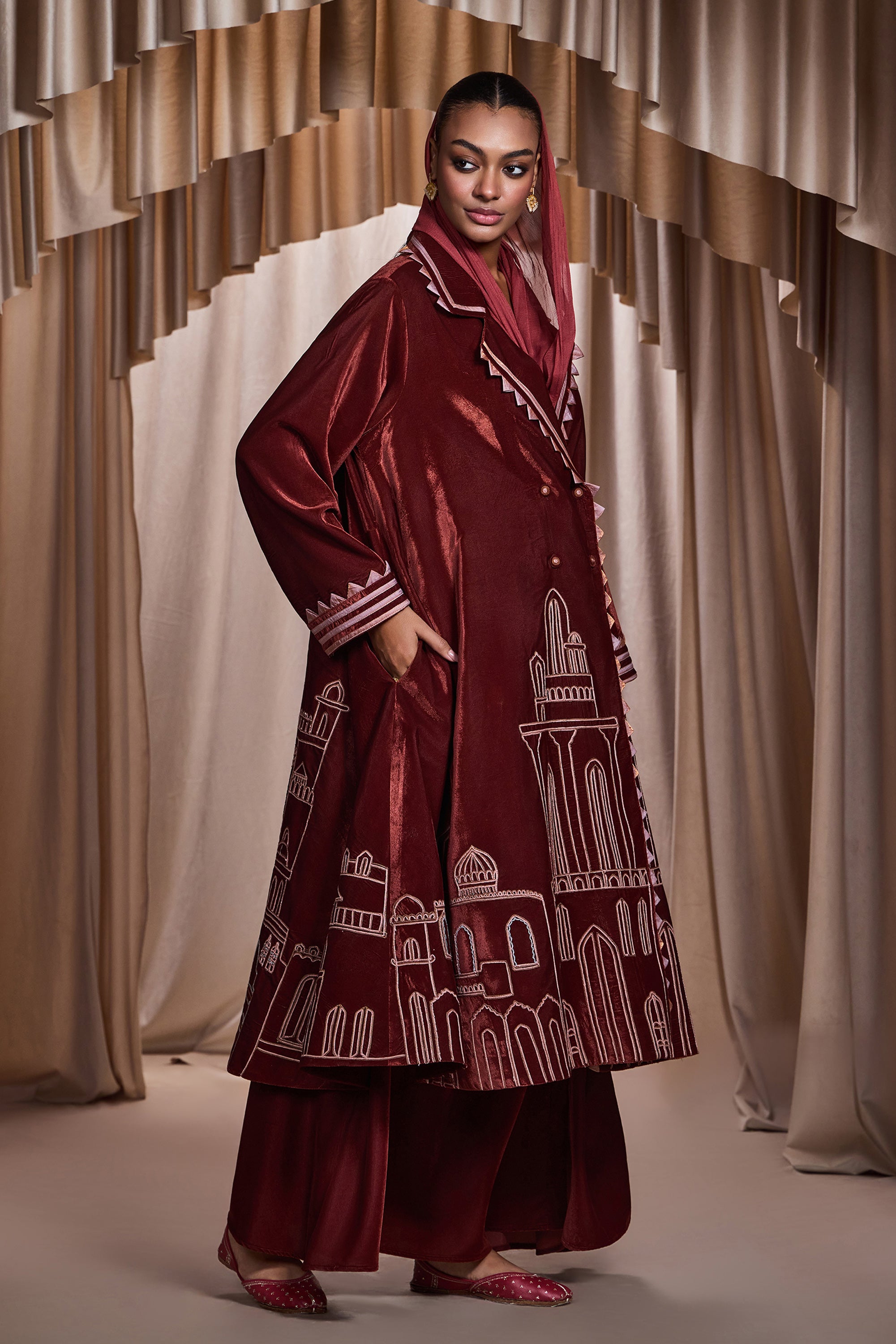 Fakhira Embroidered Short Bisht Abaya