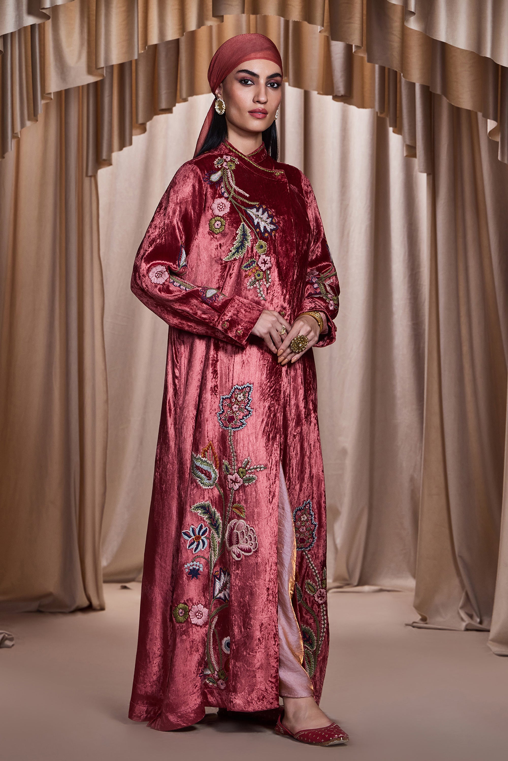 Arisha Embroidered Jalabiya